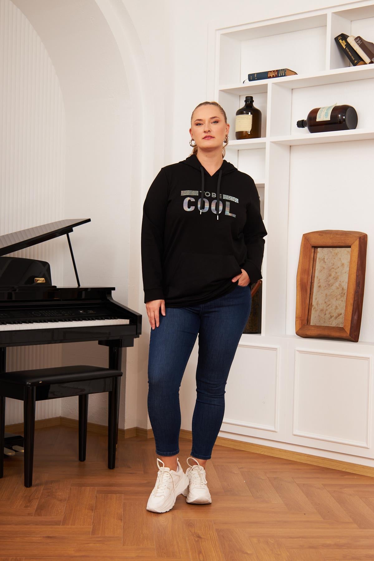 Büyük Beden Taş Baskılı Sweatshirt Koyu Siyah