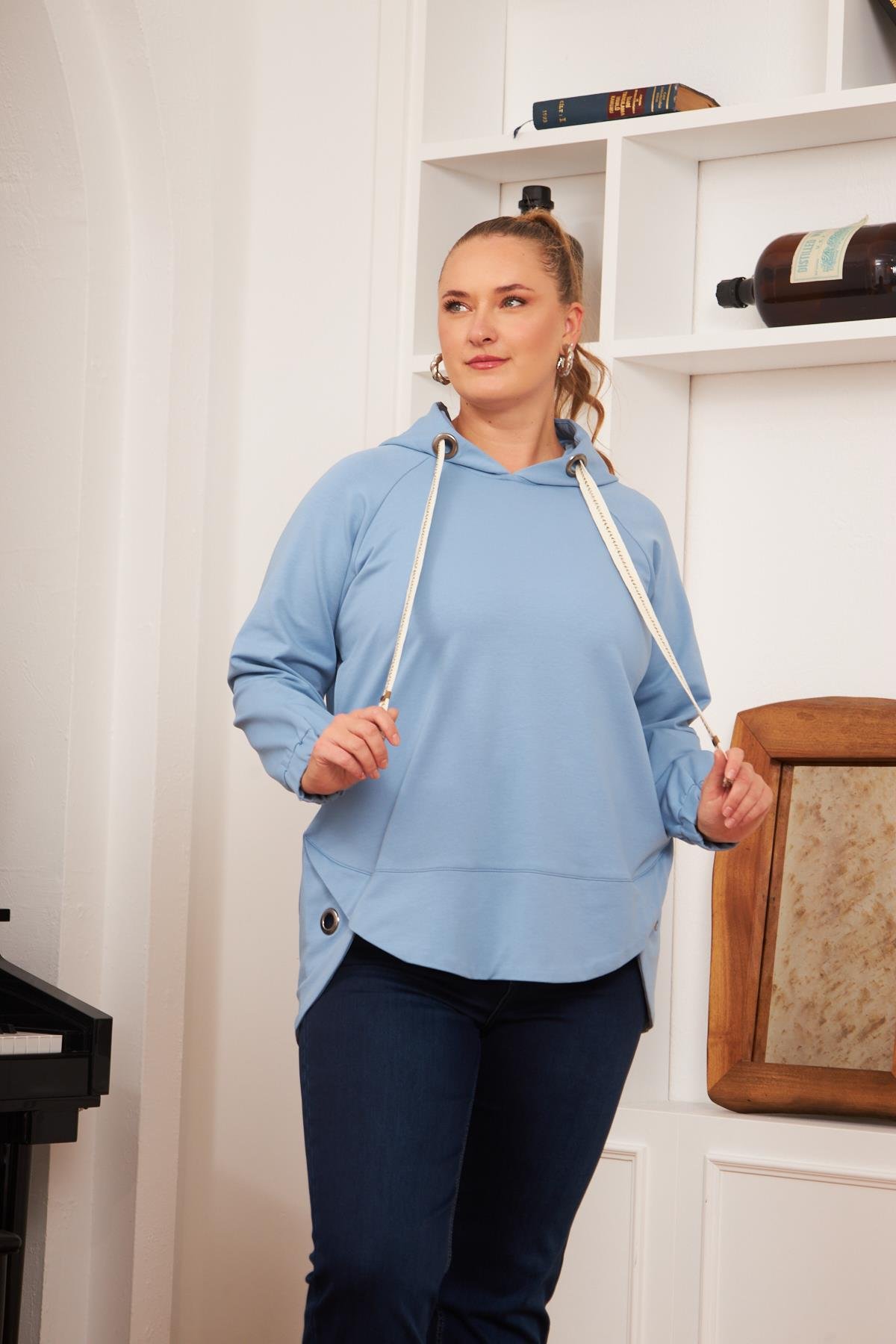 Büyük Beden Süslemeli Bağcıklı Kordon Sweatshirt Mavi