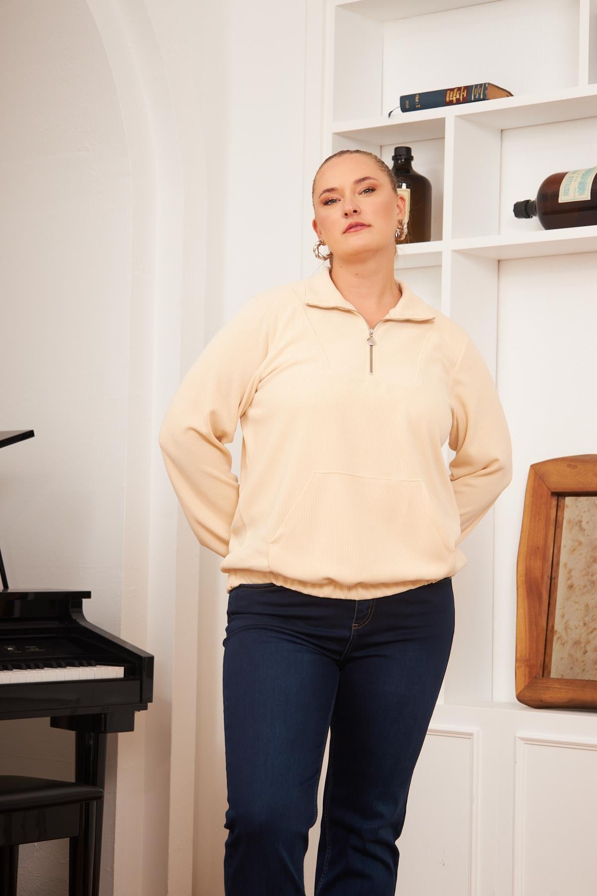 Büyük Beden Yakası Fermuarlı Sweatshirt Ekru