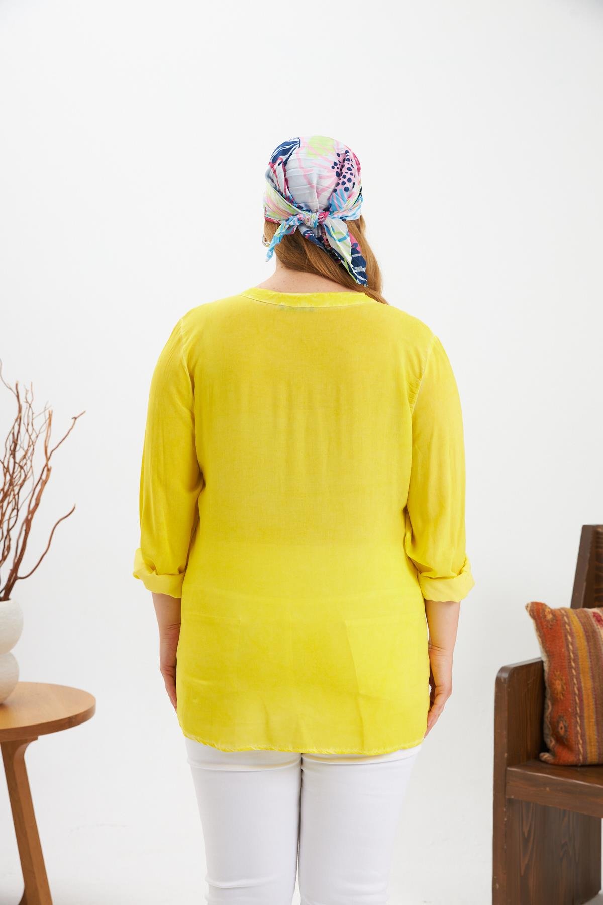 Arma Detaylı Büyük Beden Yıkamalı Bluz Sarı