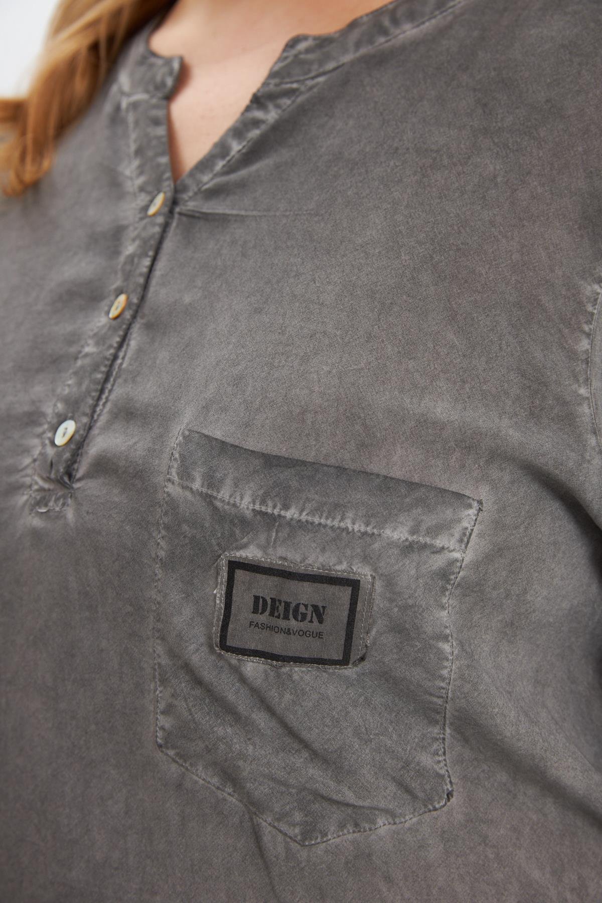 Arma Detaylı Büyük Beden Yıkamalı Bluz Füme