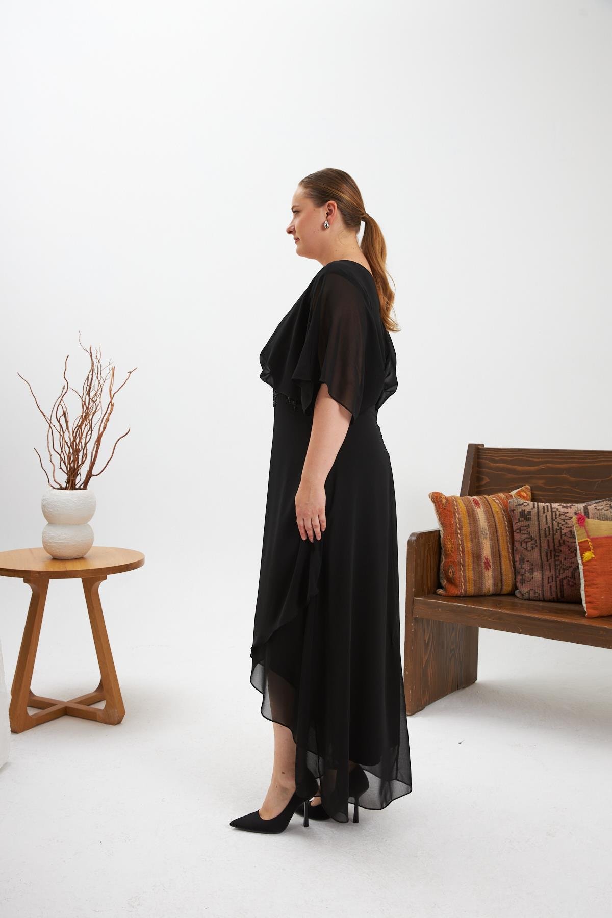 Asimetrik Kesim Kemer Detaylı Büyük Beden Abiye Elbise