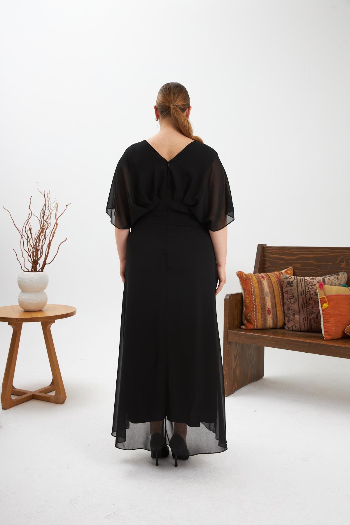 Asimetrik Kesim Kemer Detaylı Büyük Beden Abiye Elbise