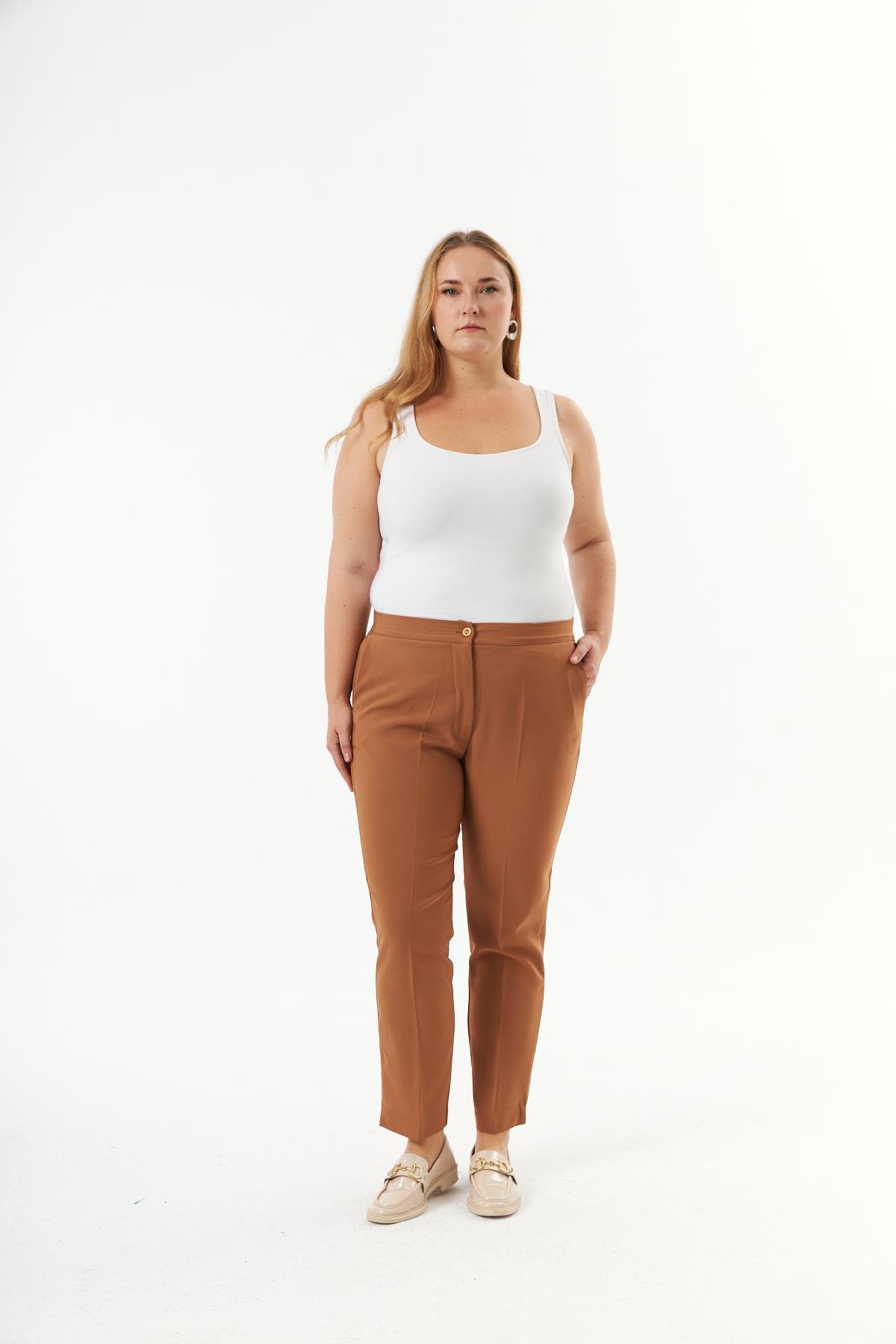 Beli Lastikli Paça Yırtmaç Detaylı Büyük Beden Kumaş Pantolon Camel