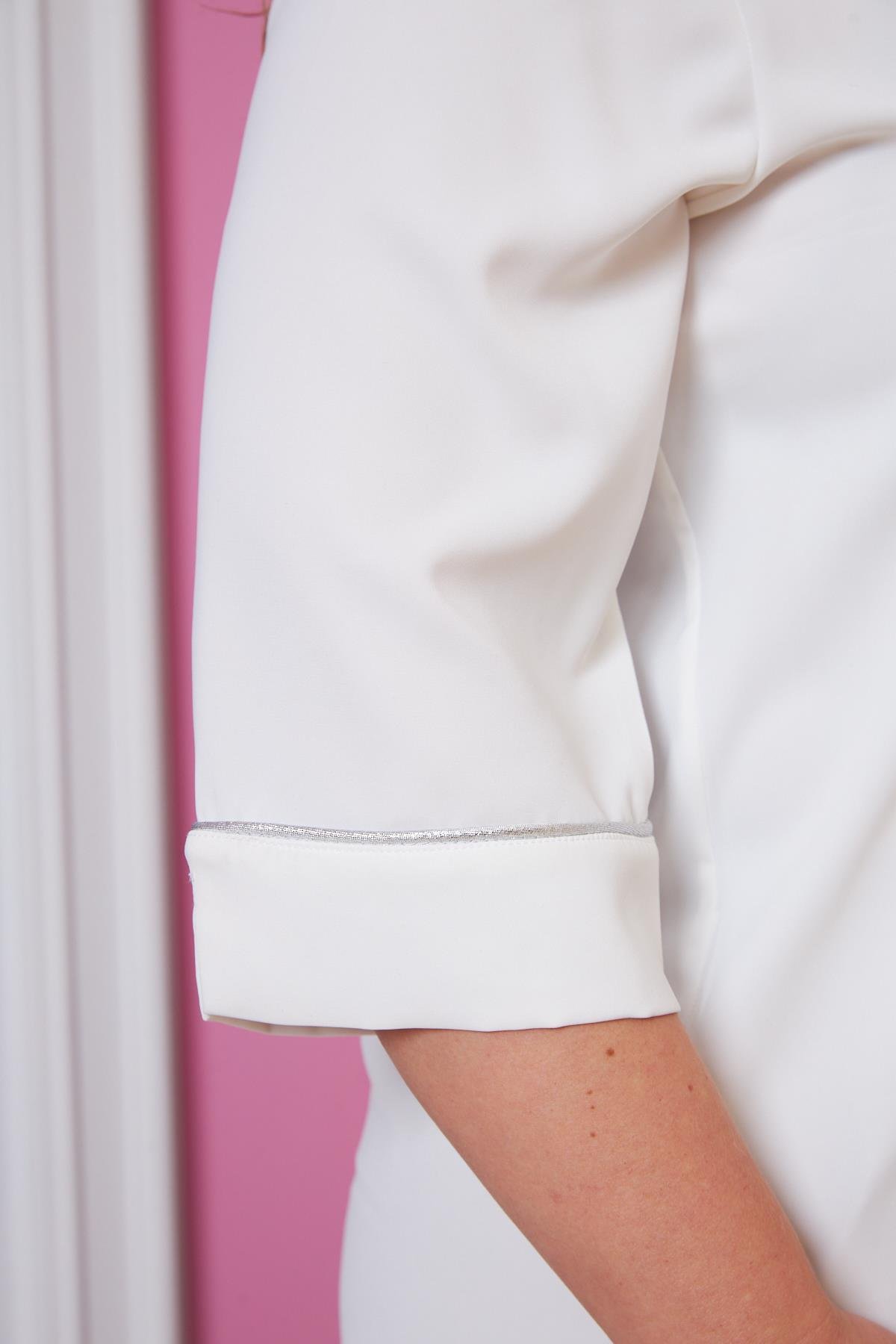 Biye Detaylı Gömlek Yaka Büyük Beden Bluz Ekru