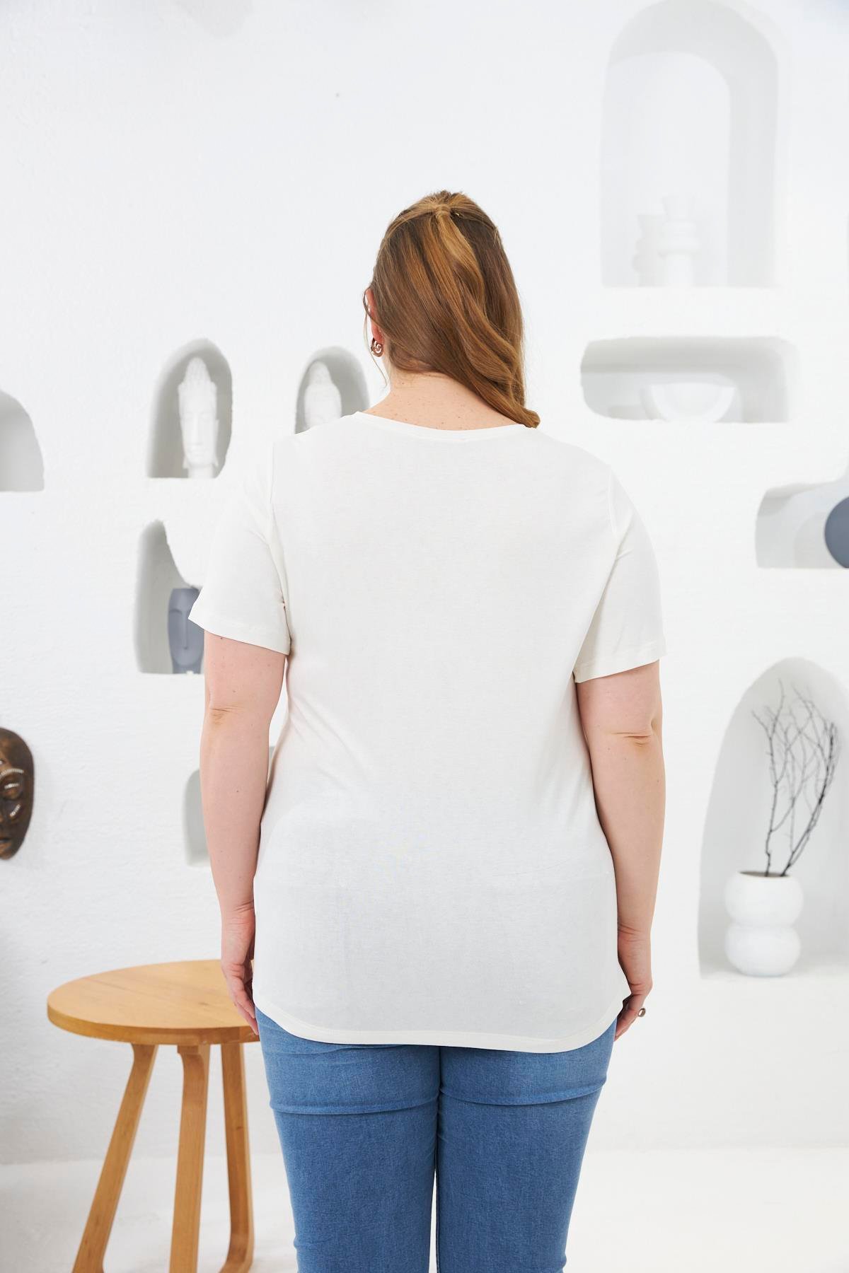 Boncuk Ve Taş İşlemeli Büyük Beden Tişört Beyaz