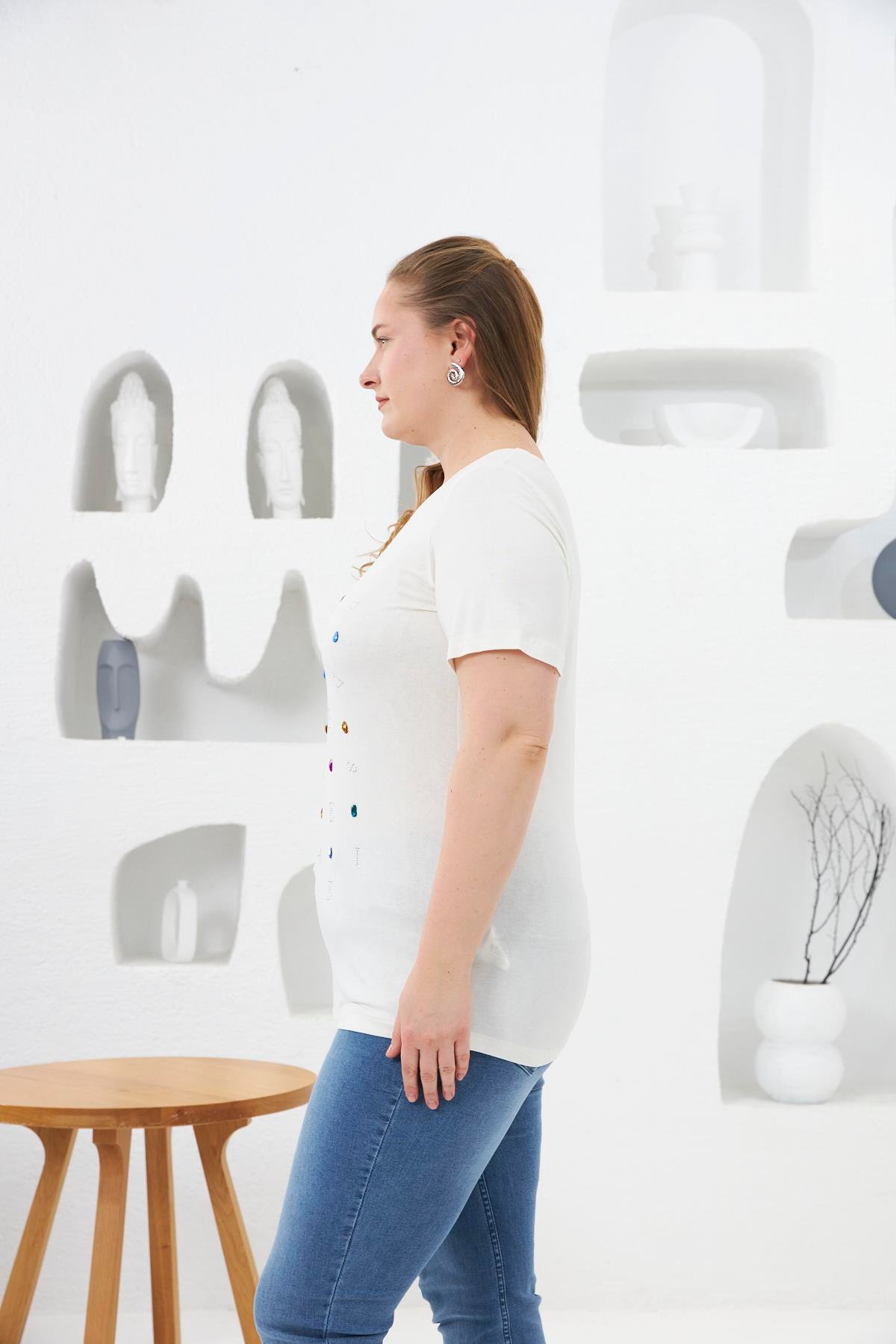 Boncuk Ve Taş İşlemeli Büyük Beden Tişört Beyaz