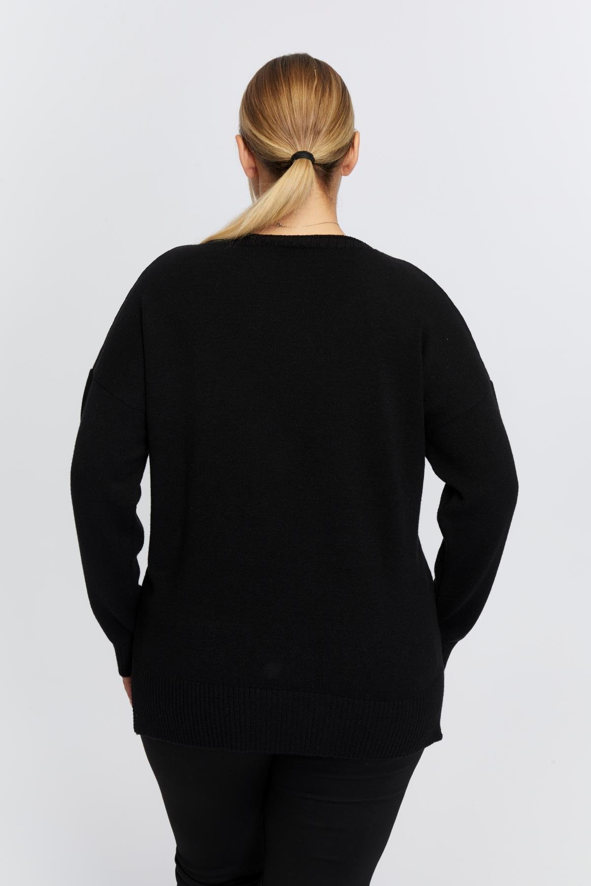 Büyük Beden Kayık Yaka Baskılı Triko Siyah