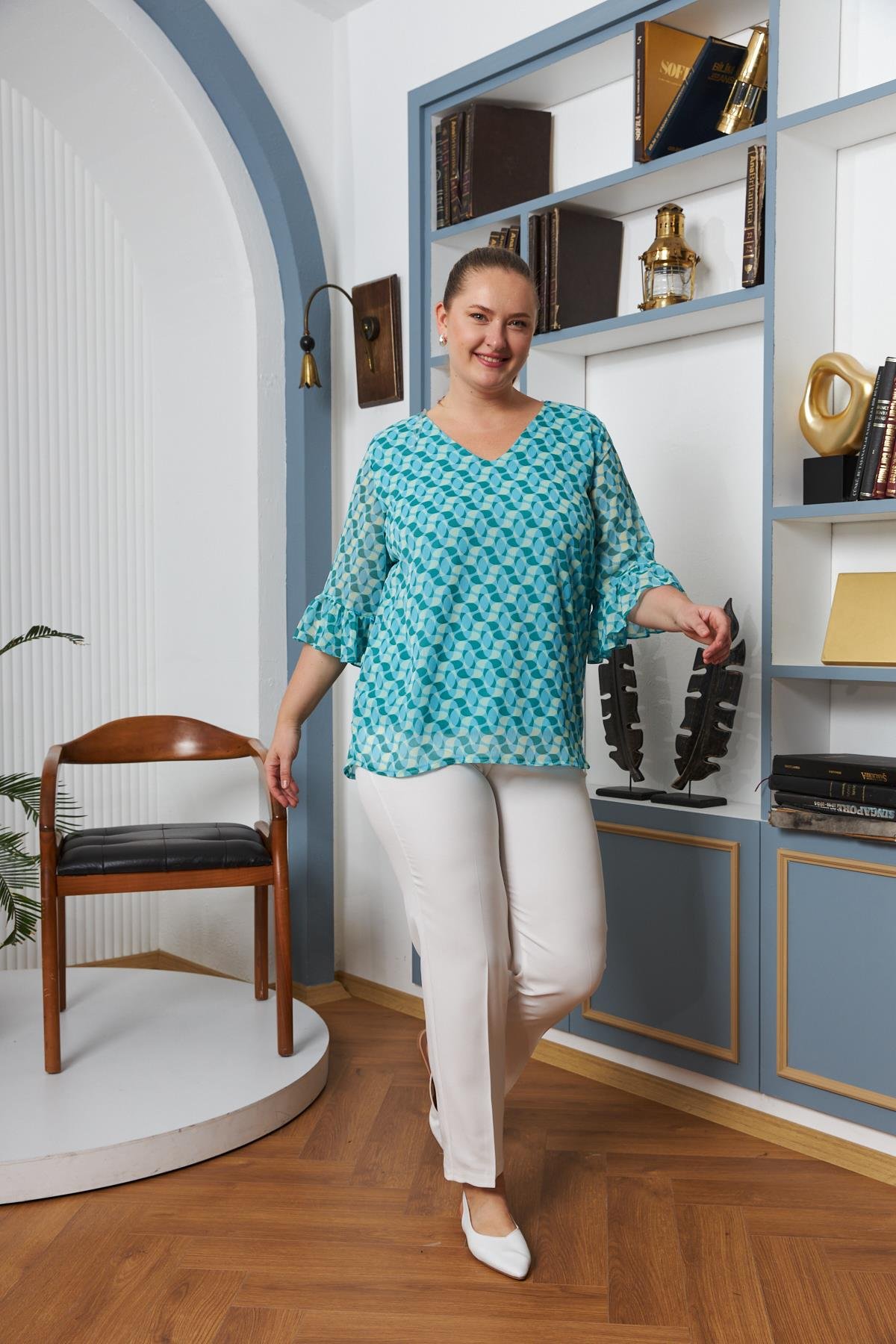 Büyük Beden Kol Detaylı Astarlı Şifon Bluz Mavi