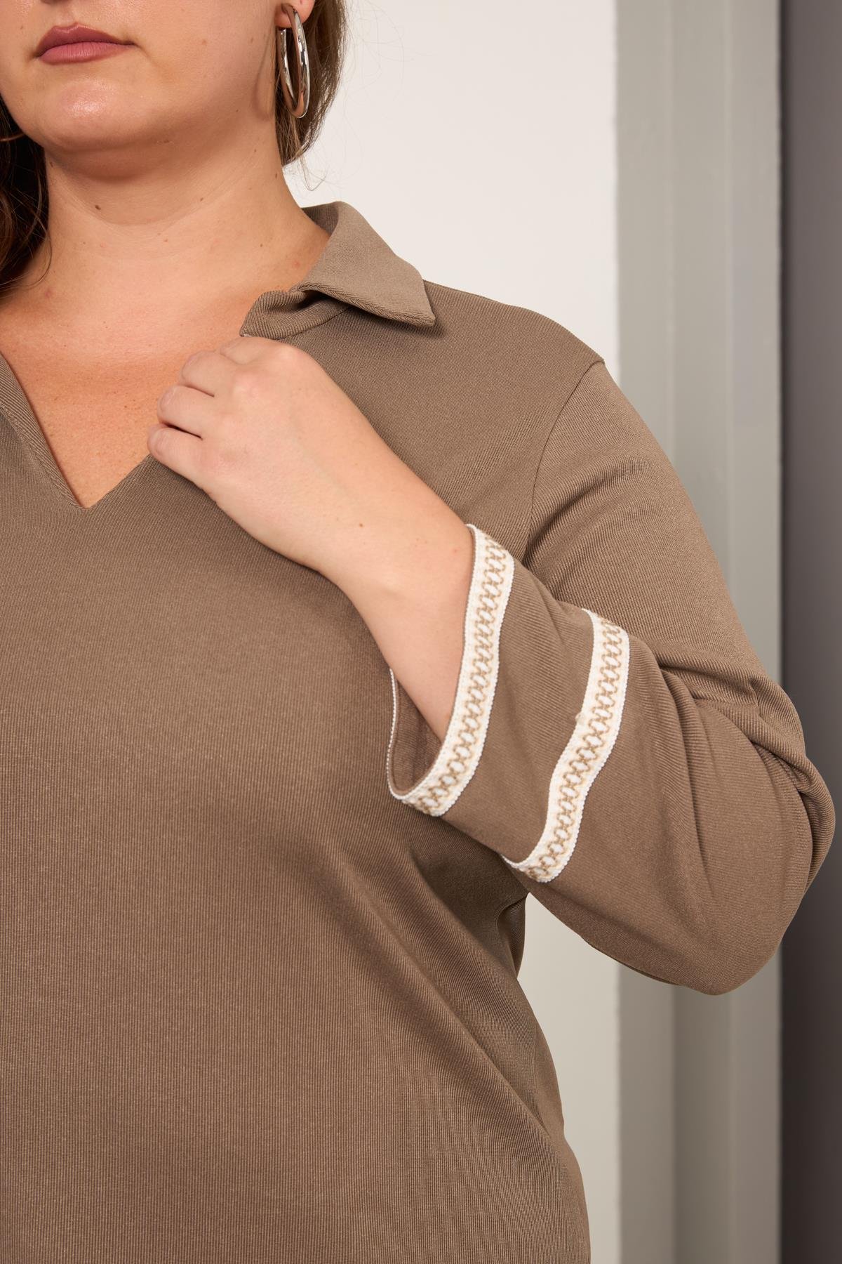 Büyük Beden Kol Nakış Detay Örme Bluz Vizon