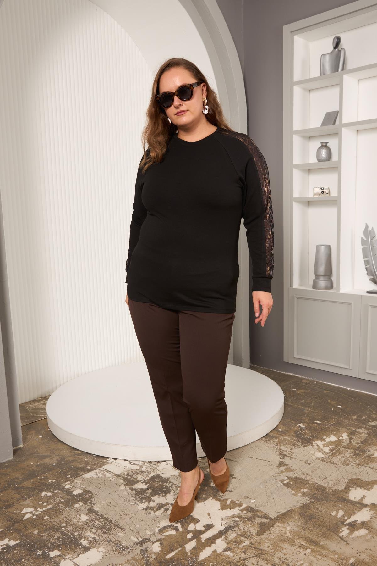 Büyük Beden Kolu Dantel Detay Bluz Siyah