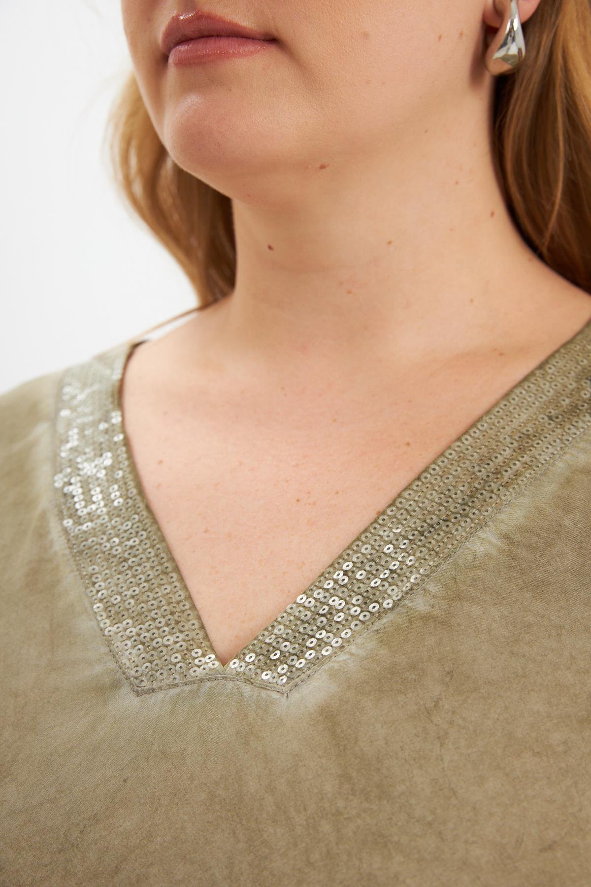 Büyük Beden Pul Payet Detay Bluz Haki