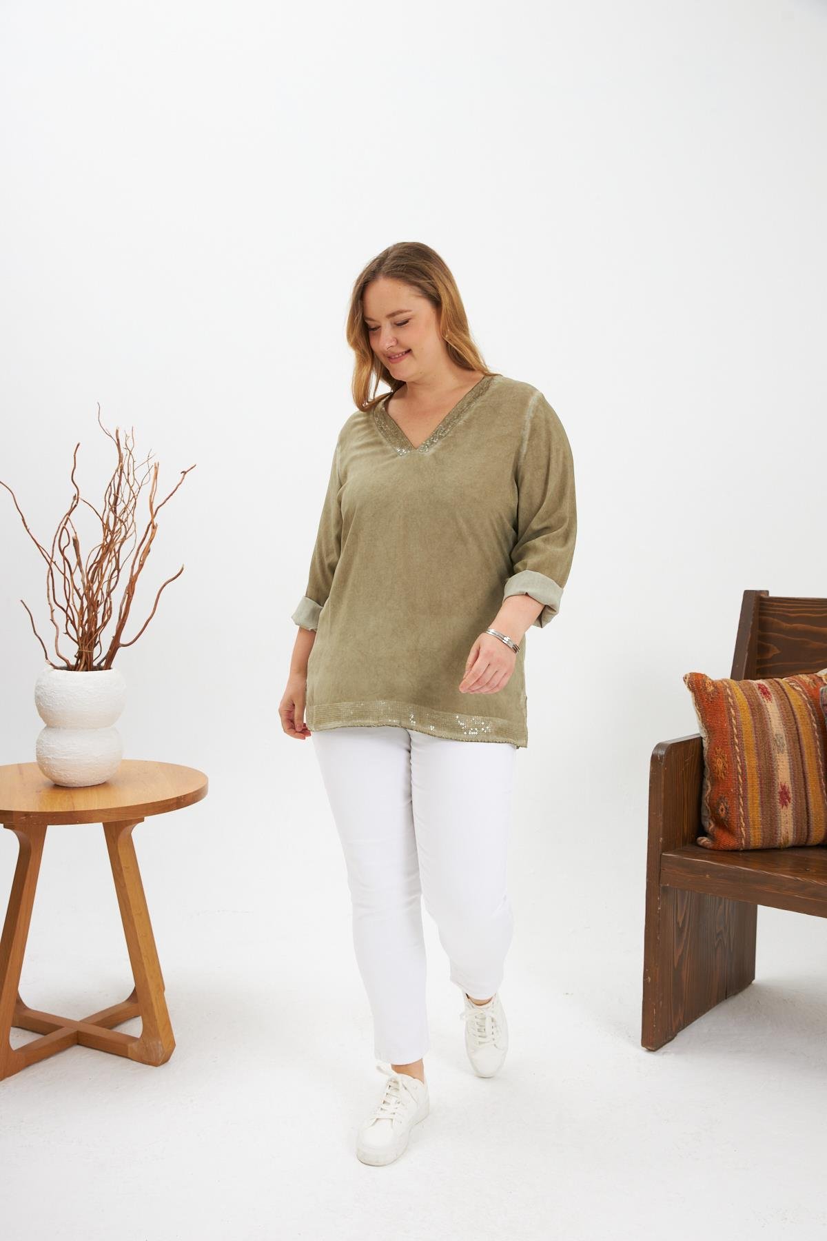 Büyük Beden Pul Payet Detay Bluz Haki