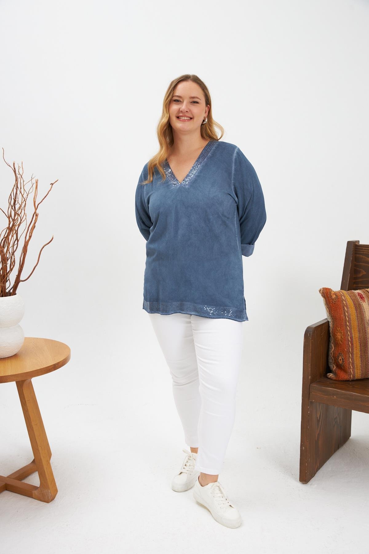 Büyük Beden Pul Payet Detay Bluz İndigo