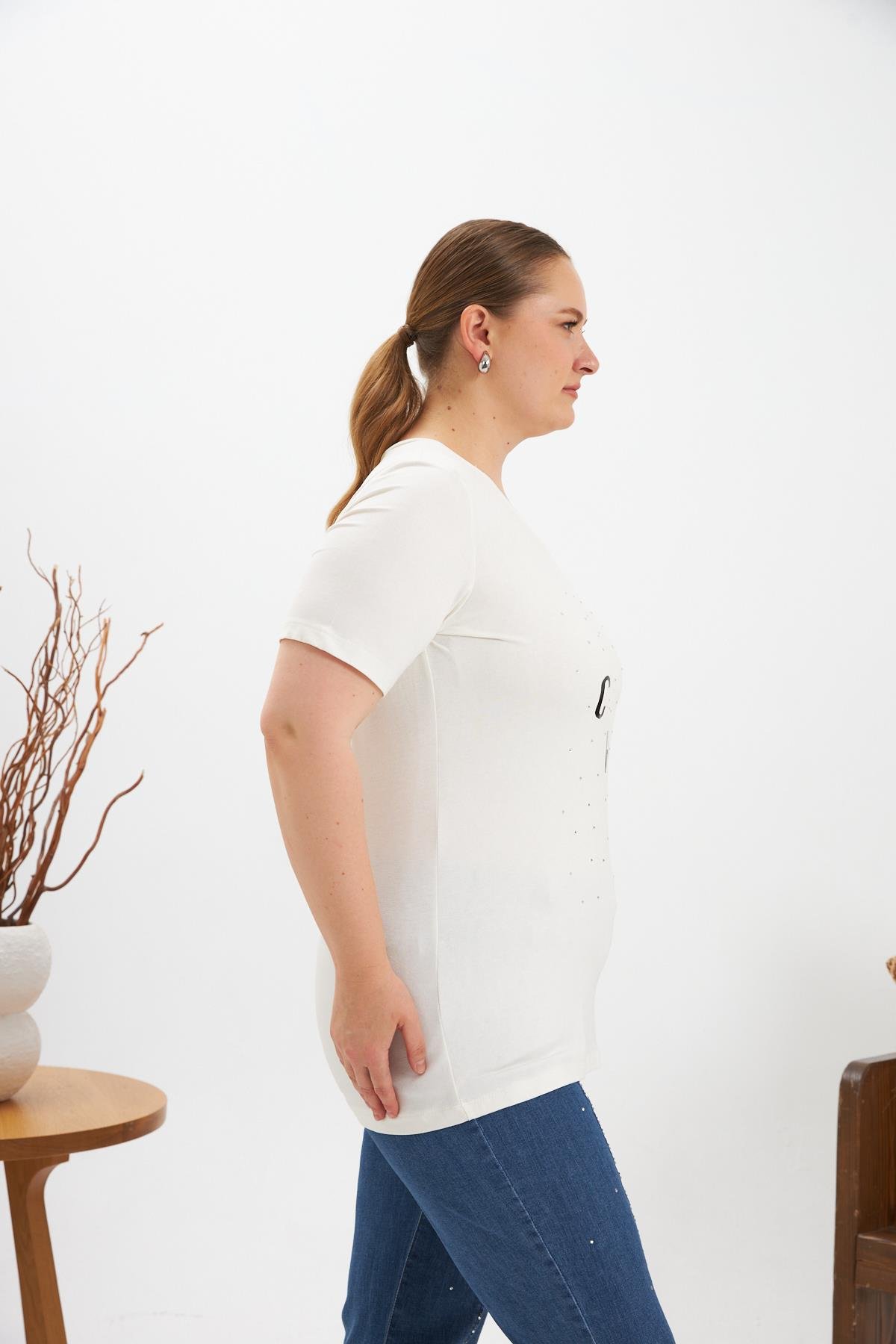 Büyük Beden Taş Detay Baskılı Tişört Ekru