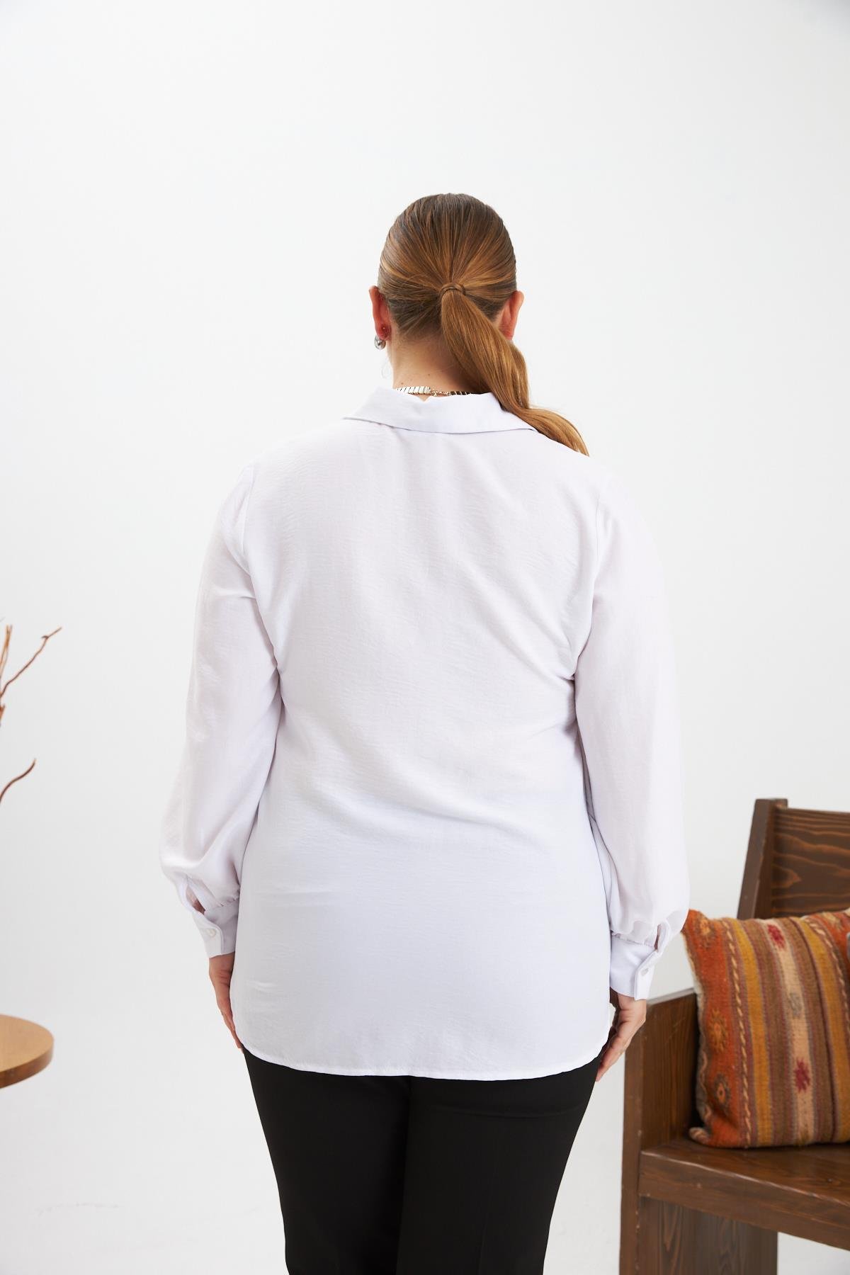 Büyük Beden Taş Detay Gömlek Beyaz