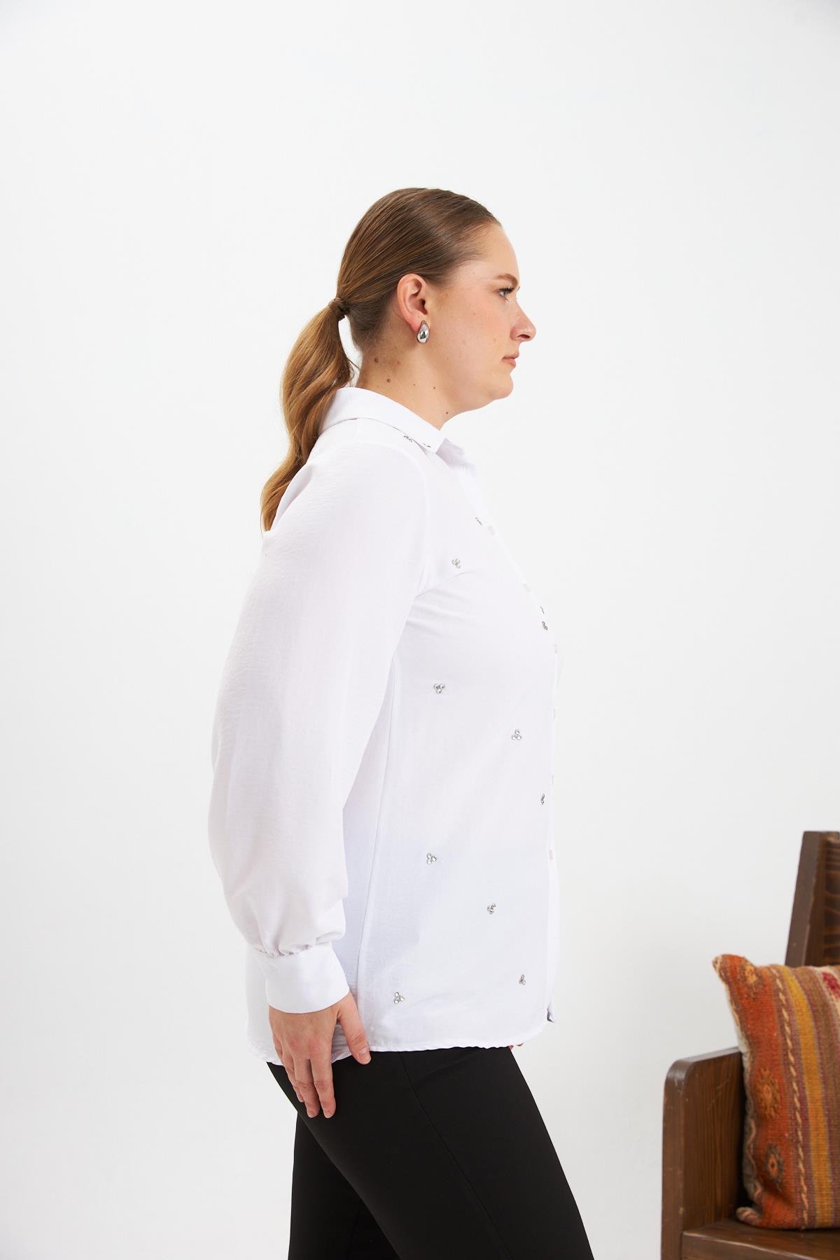 Büyük Beden Taş Detay Gömlek Beyaz