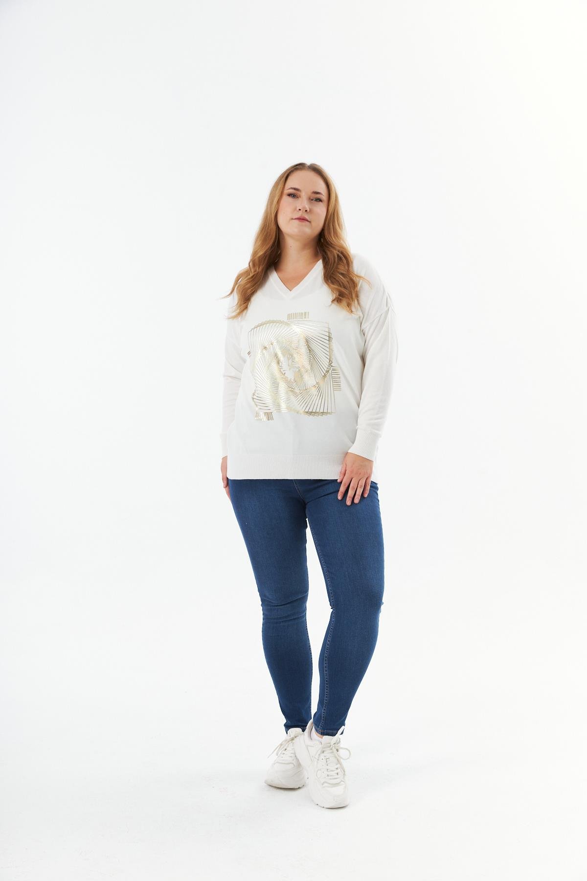 Büyük Beden V Yaka Desenli Triko Kazak Ekru