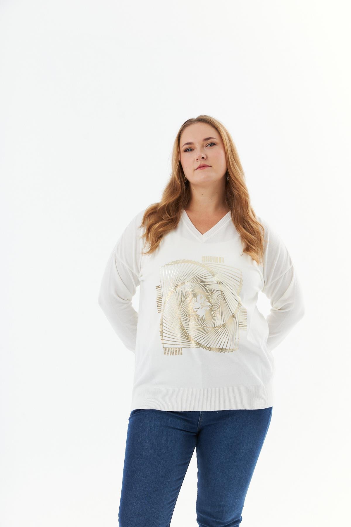 Büyük Beden V Yaka Desenli Triko Kazak Ekru