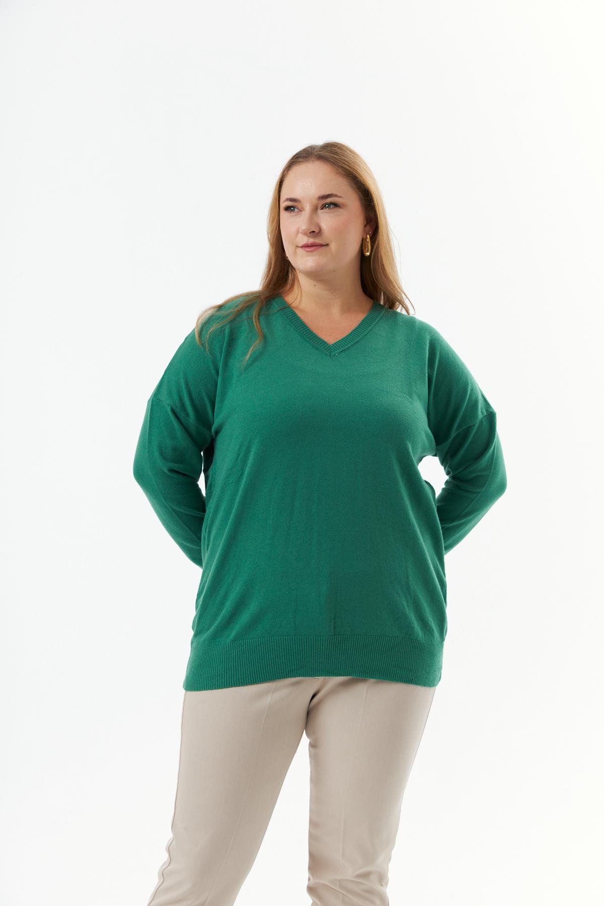  Büyük Beden V Yaka Triko Kazak Yeşil