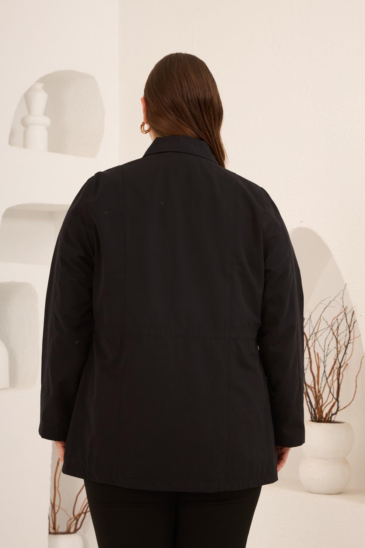 Çiçek Aplikeli Kadın Büyük Beden Trençkot Siyah - RMG