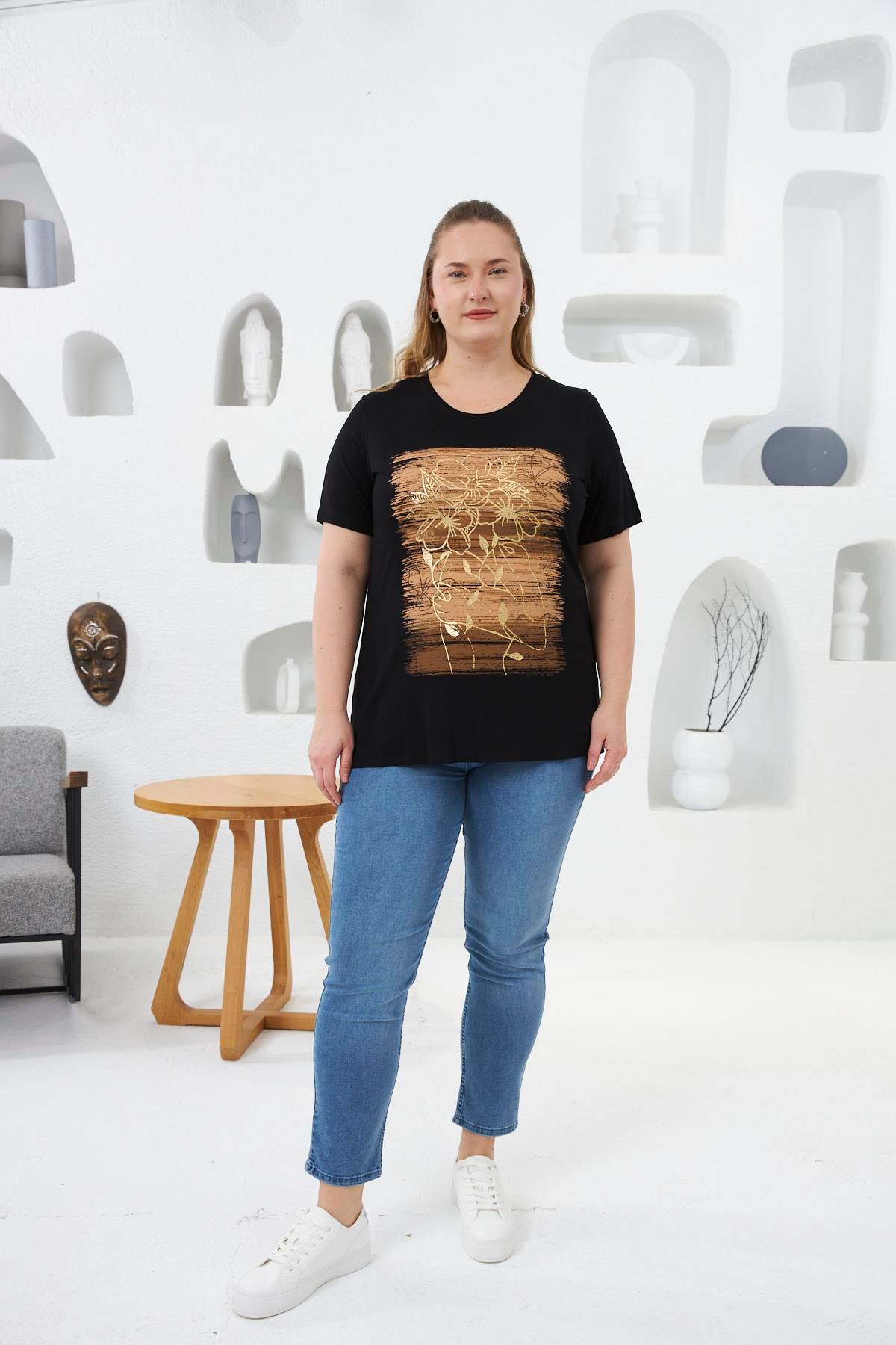 Çiçek Deseni Baskılı Büyük Beden Tişört Siyah