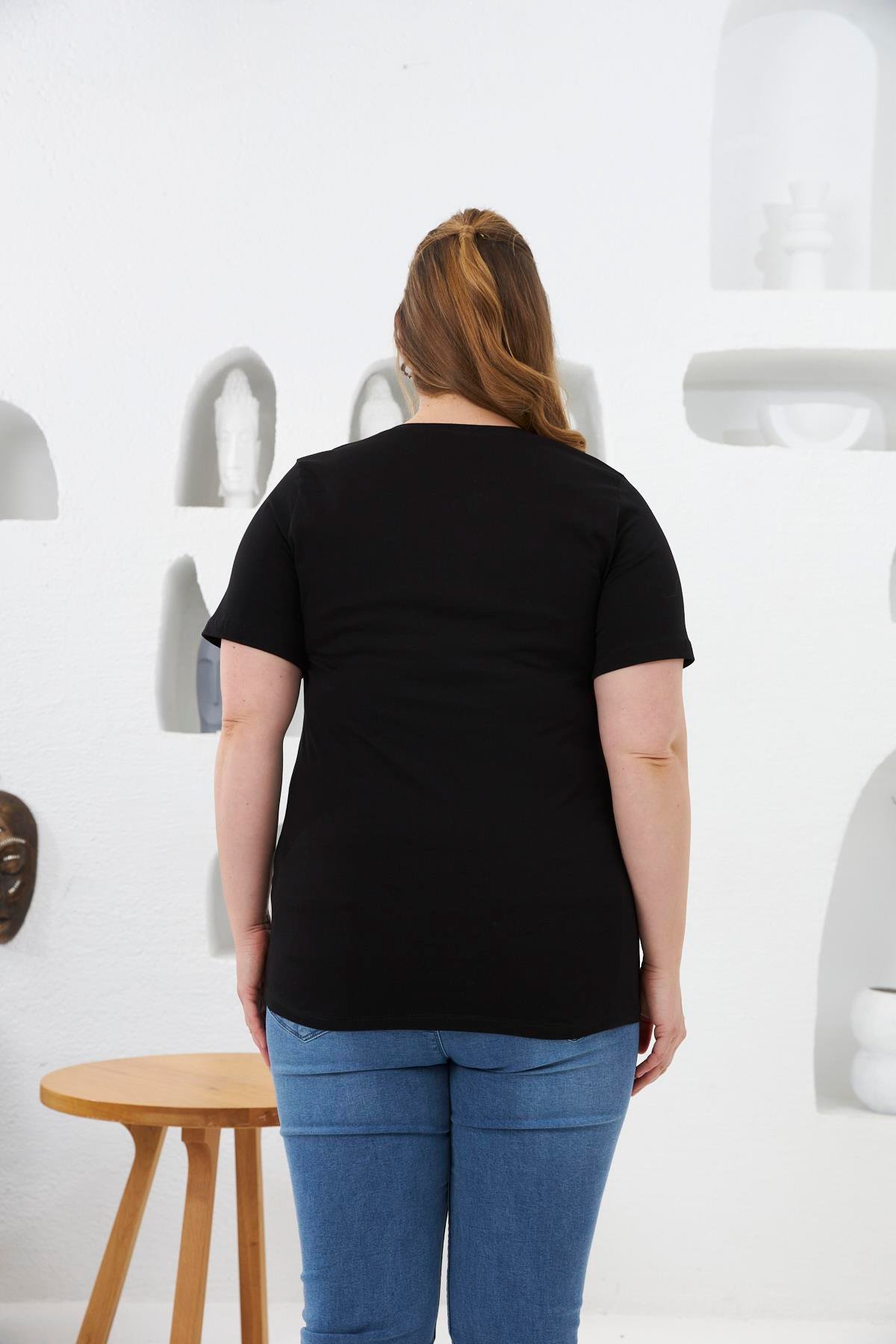 Çiçek Desenli Baskılı Büyük Beden Tişört Siyah