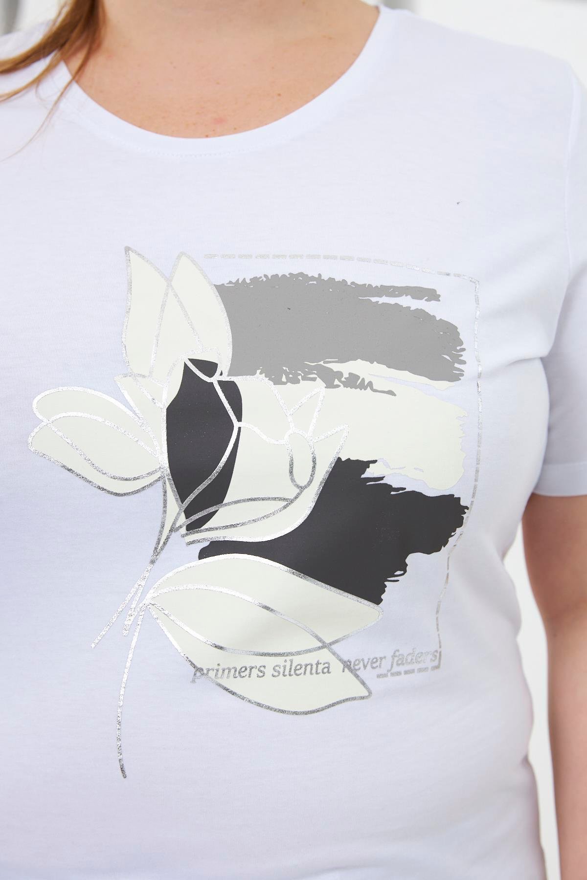 Çiçek Desenli Baskılı Büyük Beden Tişört Beyaz