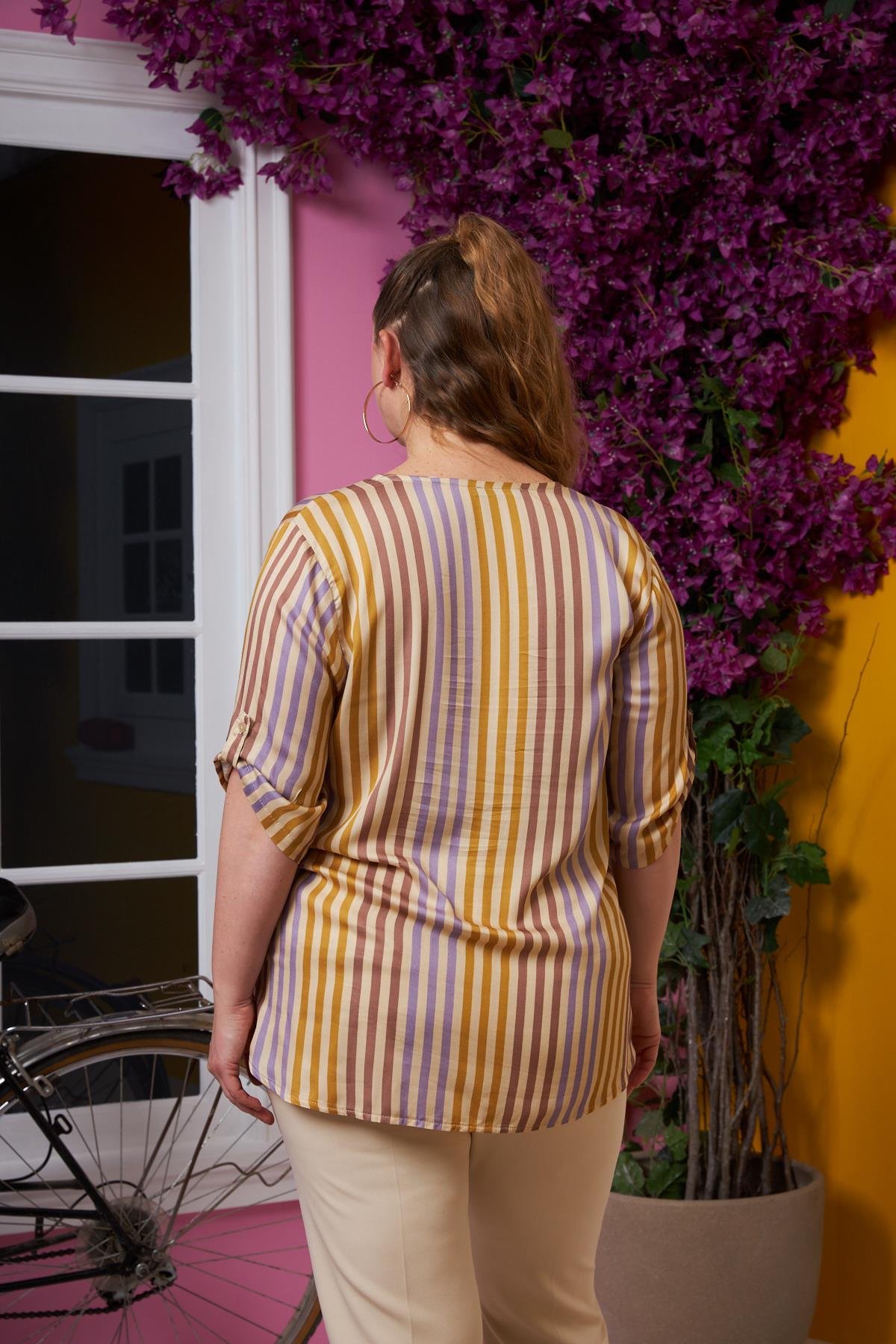 Çizgi Desen Büyük Beden Cep Detaylı Bluz Krem