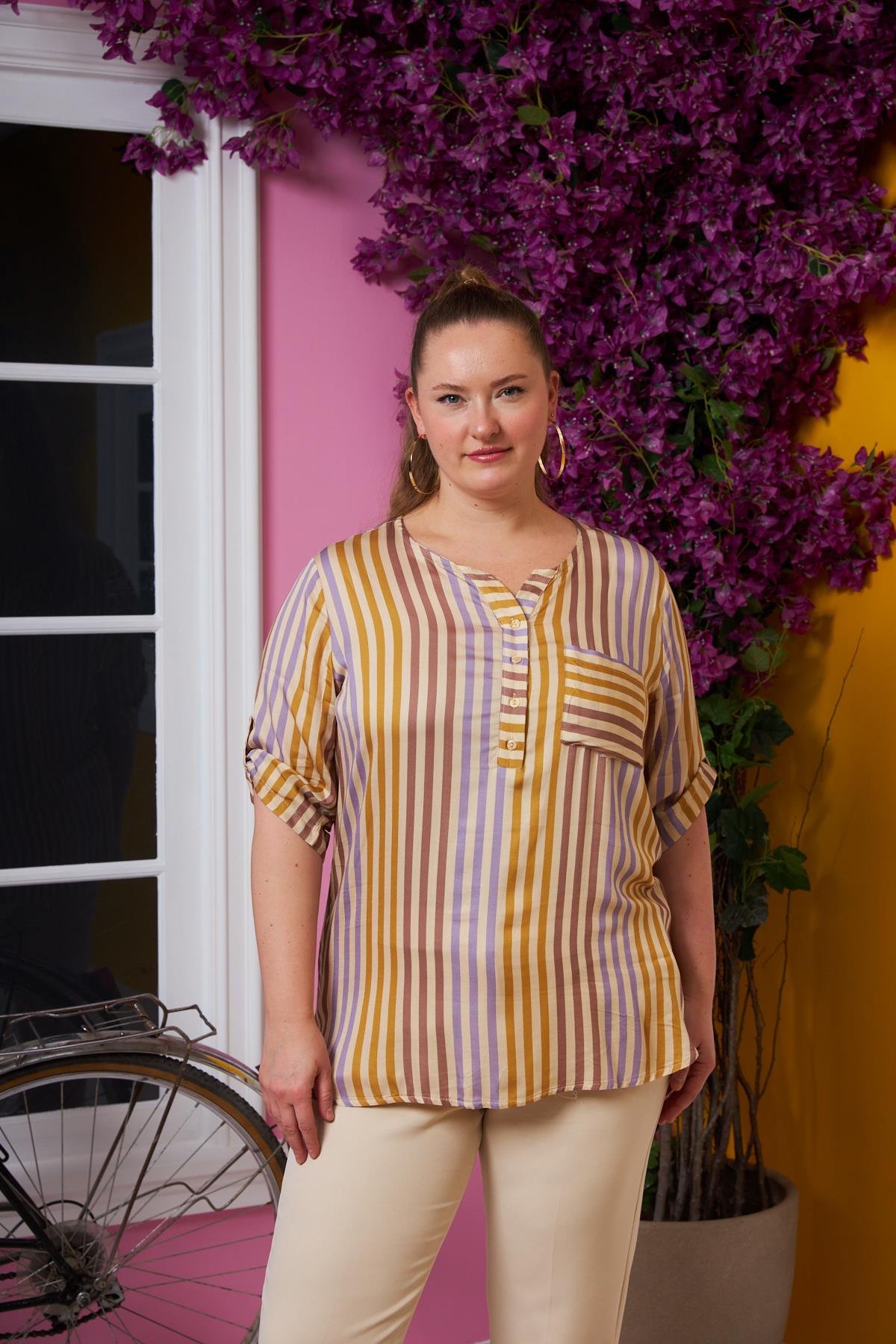 Çizgi Desen Büyük Beden Cep Detaylı Bluz Krem