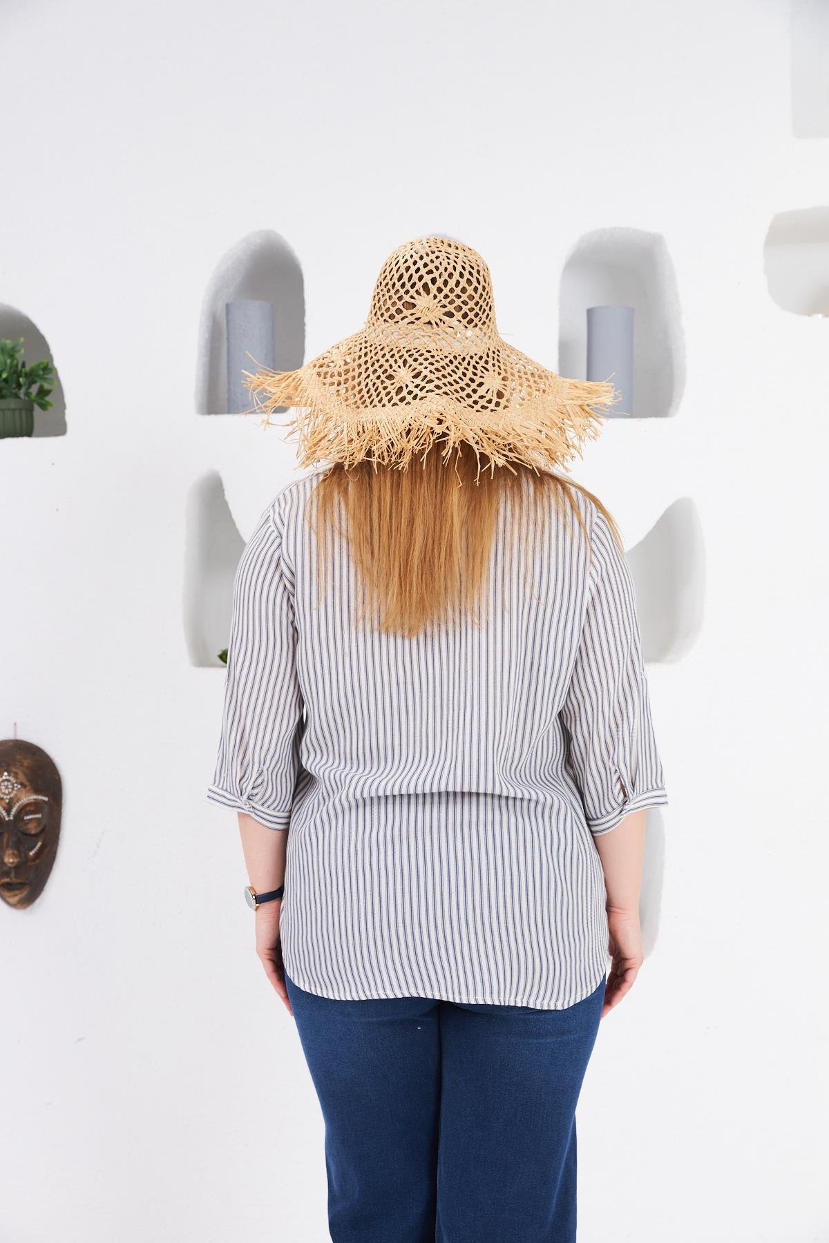 Çizgili Hakim Yaka Büyük Beden Gömlek Krem