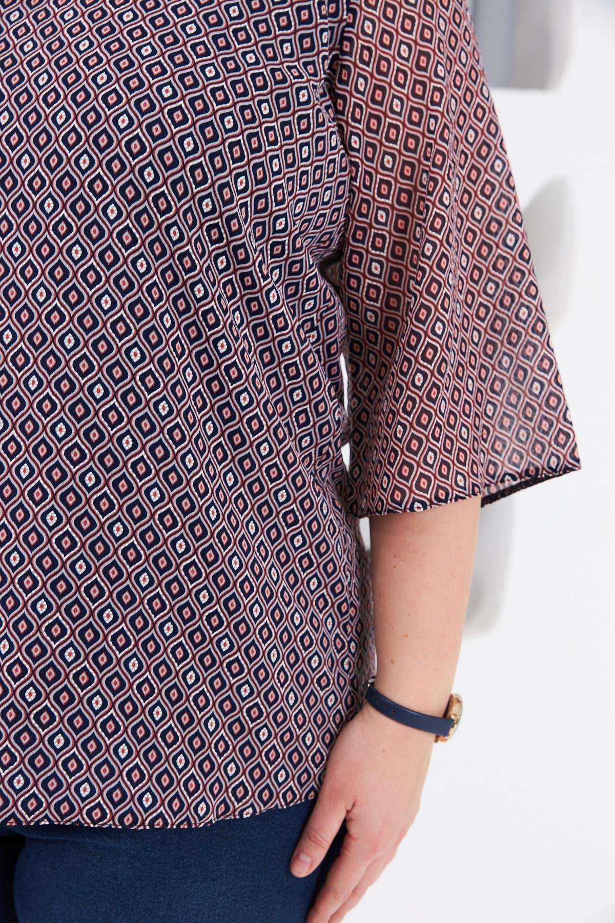 Desenli V Yaka Büyük Beden Şifon Bluz Lacivert