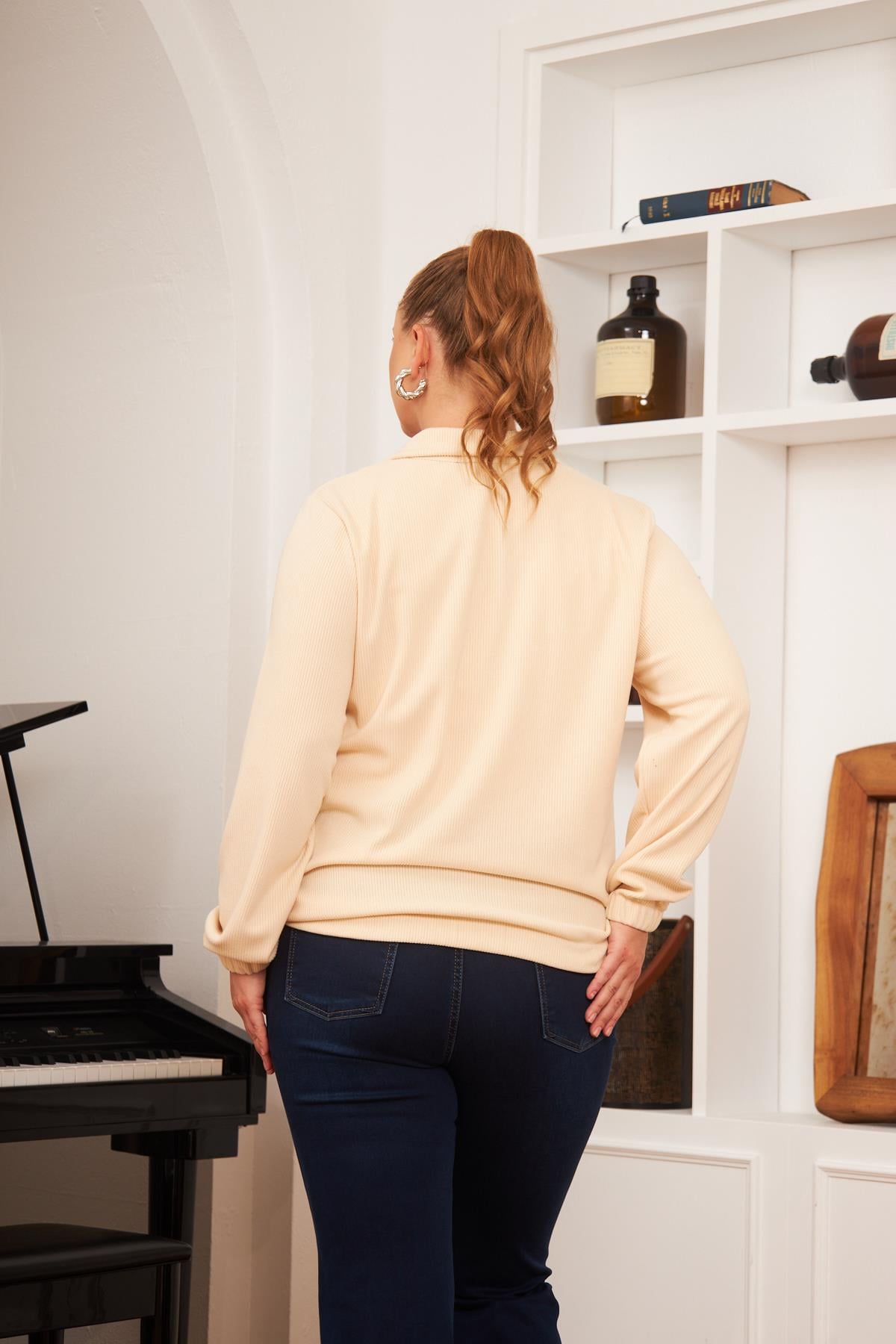Büyük Beden Yakası Fermuarlı Sweatshirt Ekru