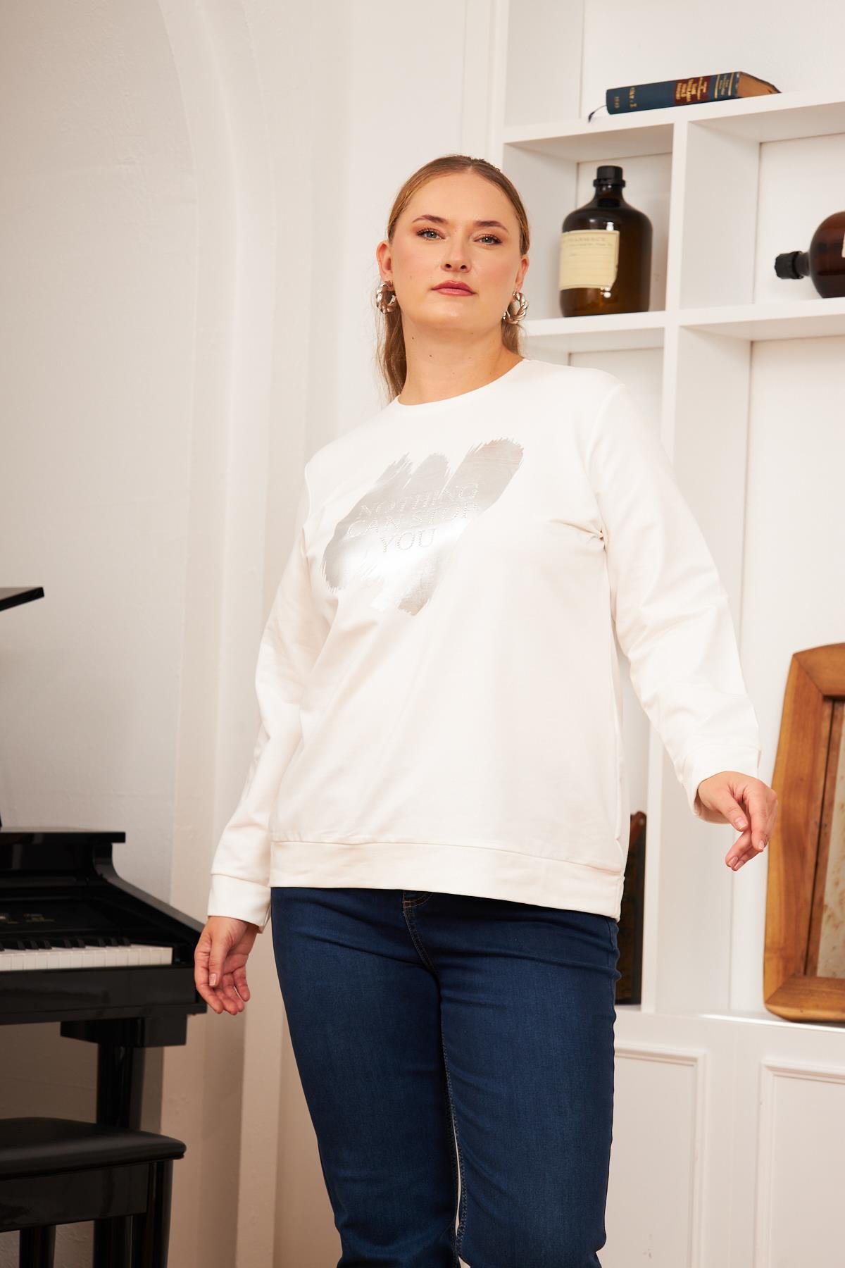 Fırça Deseni Baskılı Büyük Beden Sweatshirt Ekru