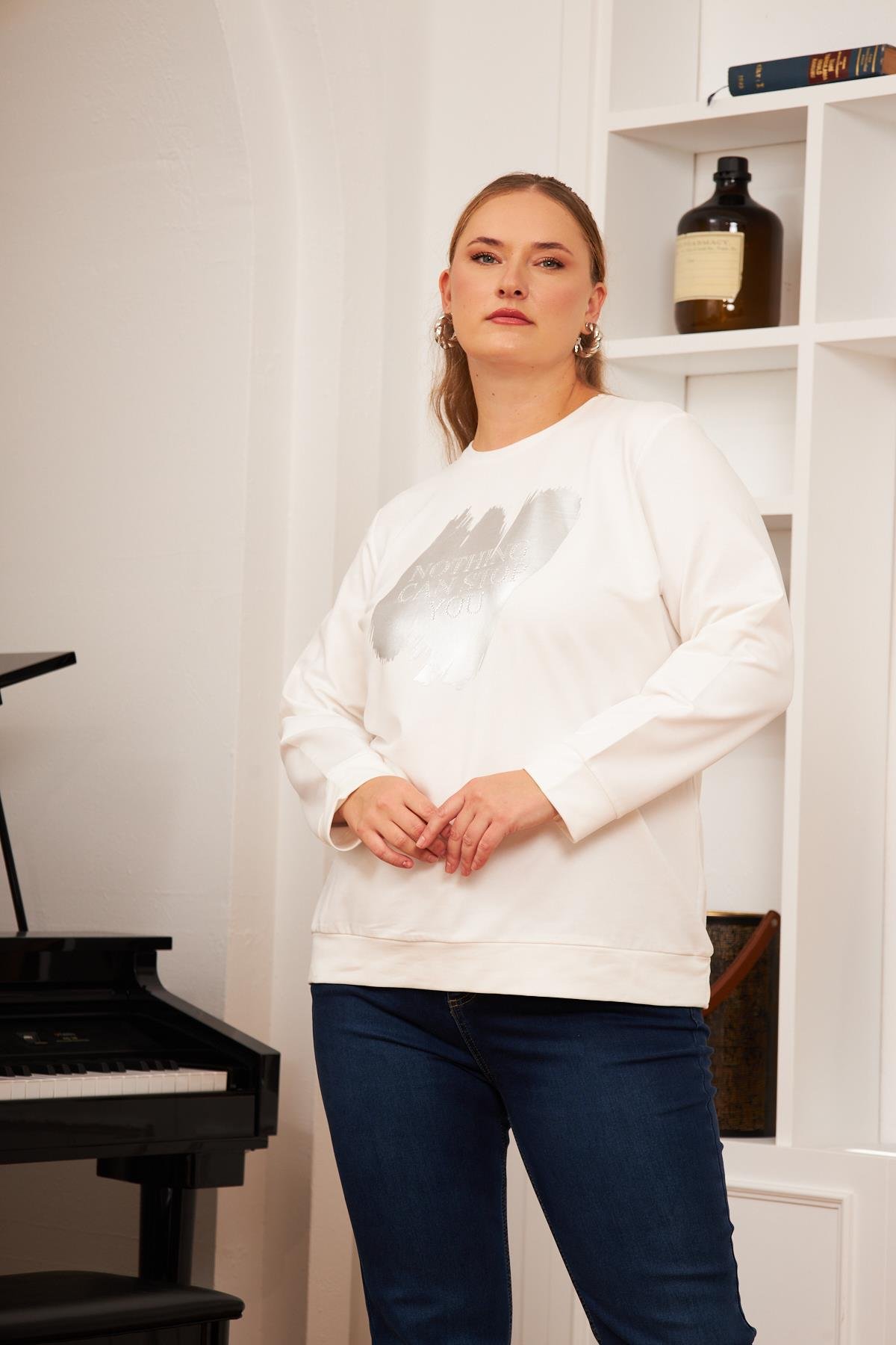 Fırça Deseni Baskılı Büyük Beden Sweatshirt Ekru