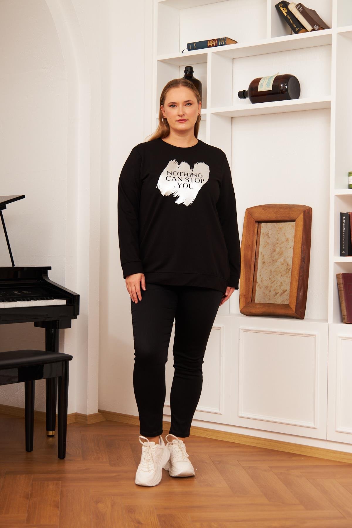 Fırça Deseni Baskılı Büyük Beden Sweatshirt Siyah