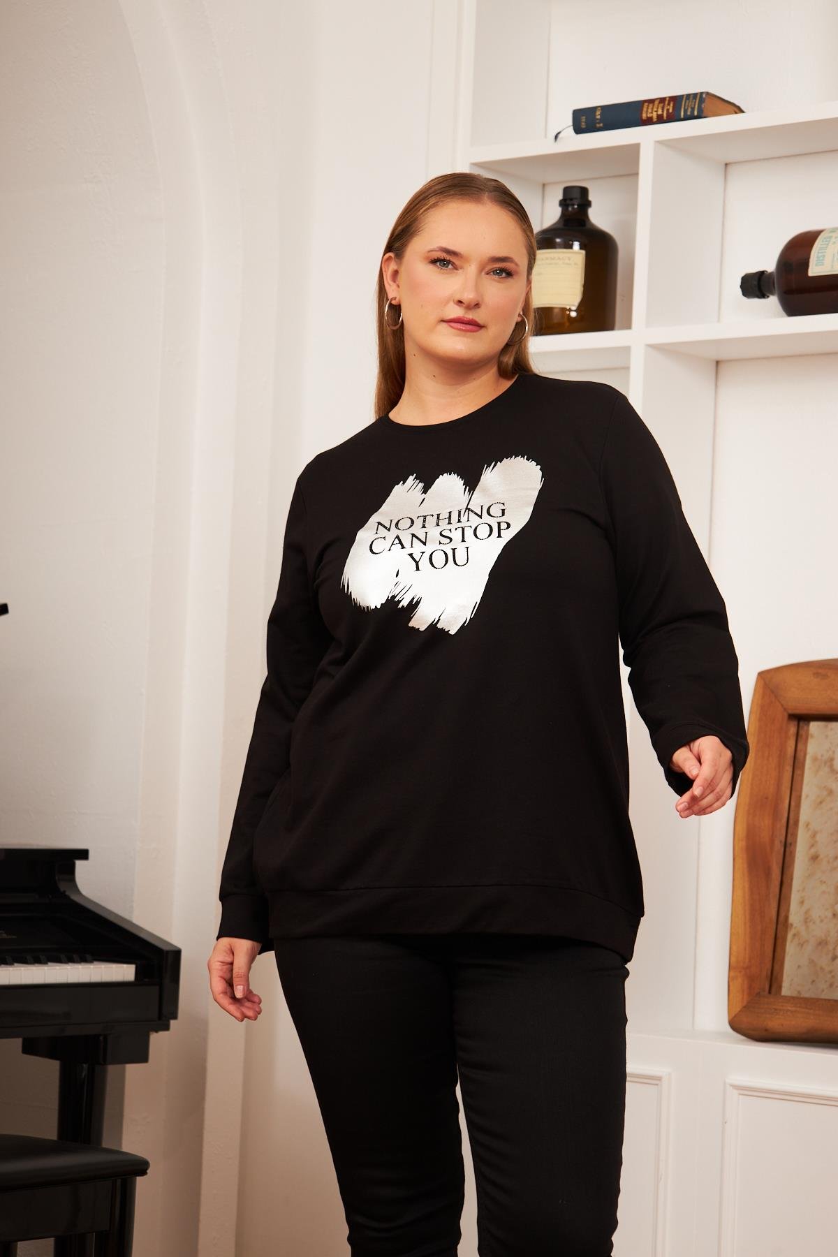 Fırça Deseni Baskılı Büyük Beden Sweatshirt Siyah