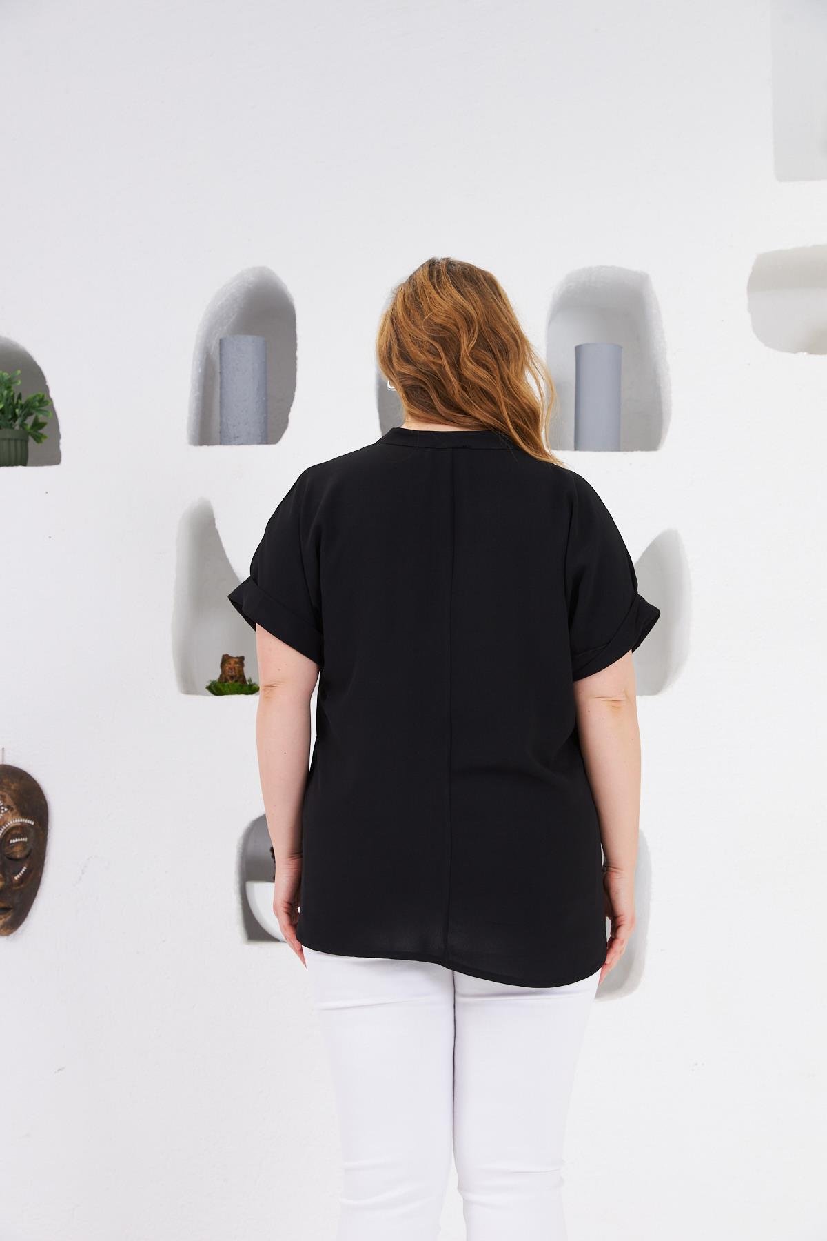 Fiyonk Düğme Detaylı Büyük Beden Bluz Siyah