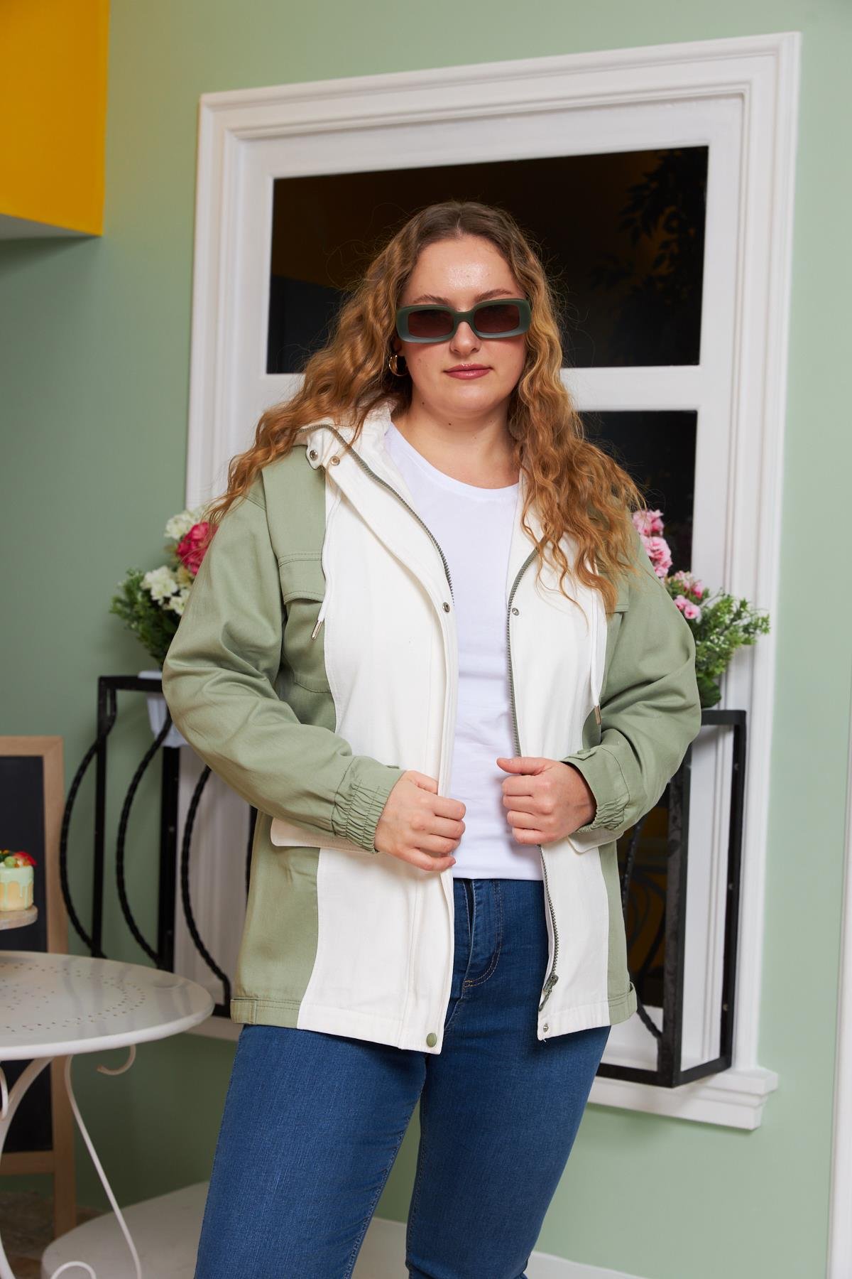 Garnili Kapşon Detaylı Büyük Beden Trençkot Ekru