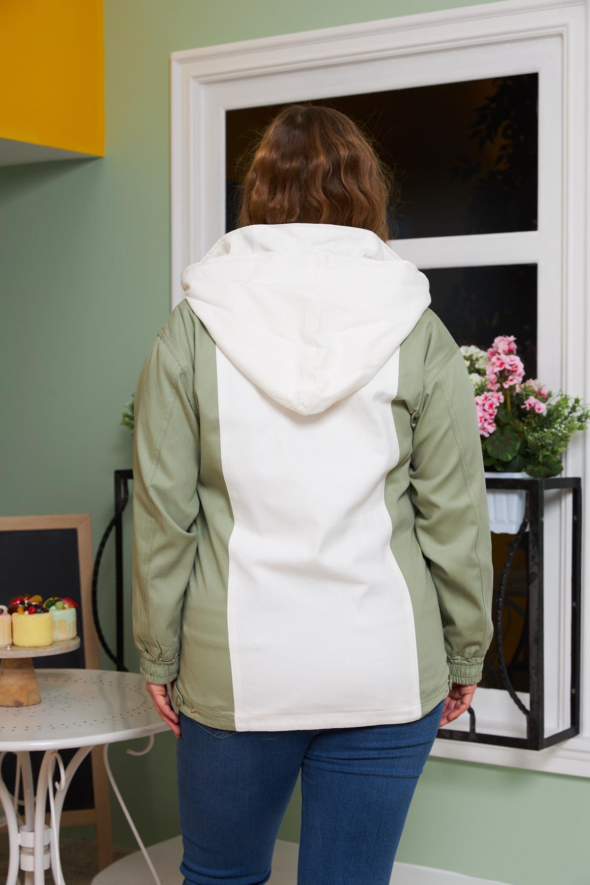 Garnili Kapşon Detaylı Büyük Beden Trençkot Ekru