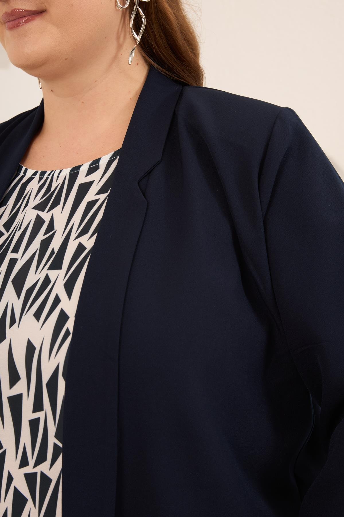 Geometrik Desenli Kadın Büyük Beden Atlet Ceket Takım Lacivert - RMG