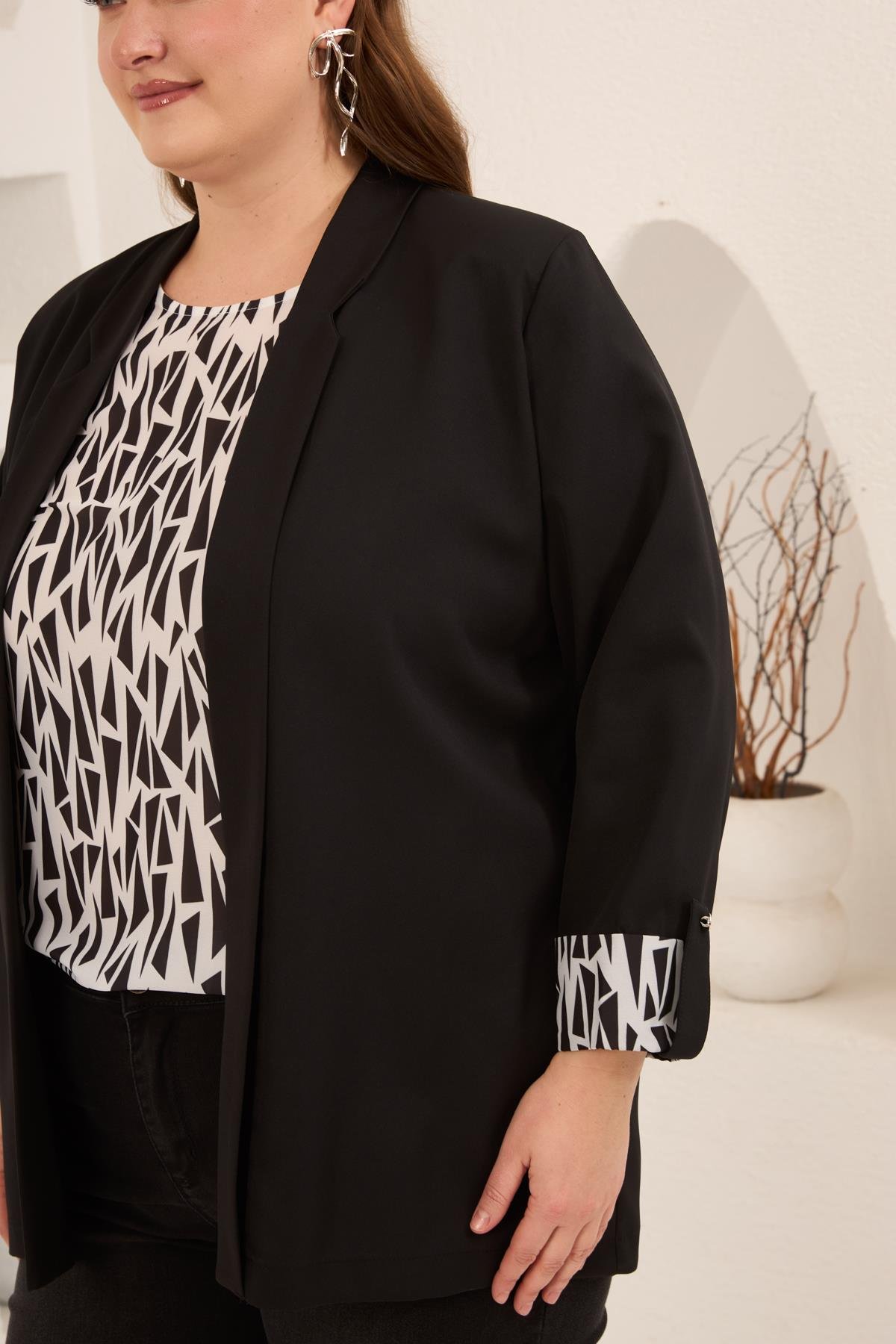 Geometrik Desenli Kadın Büyük Beden Atlet Ceket Takım Siyah - RMG