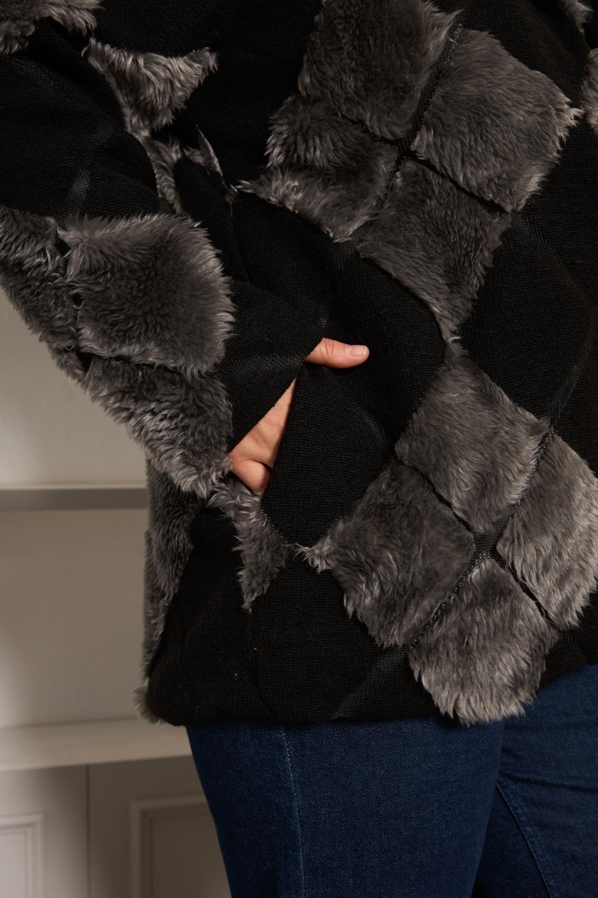 Geometrik Peluş Büyük Beden Kapşonlu Ceket Siyah