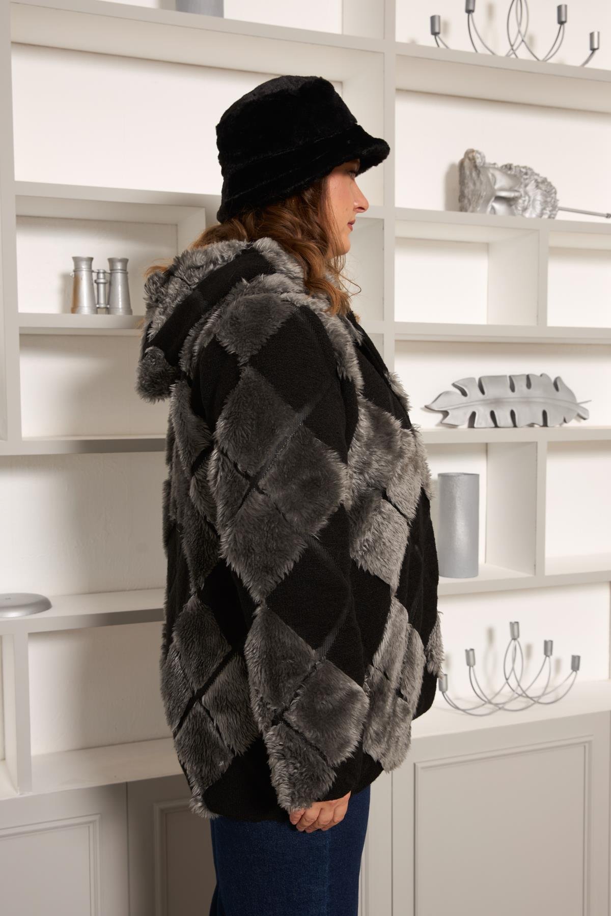 Geometrik Peluş Büyük Beden Kapşonlu Ceket Siyah