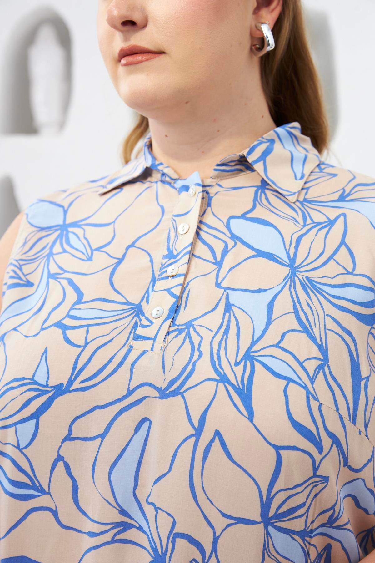 Gömlek Yaka Desenli Sıfır Kol Büyük Beden Bluz İndigo