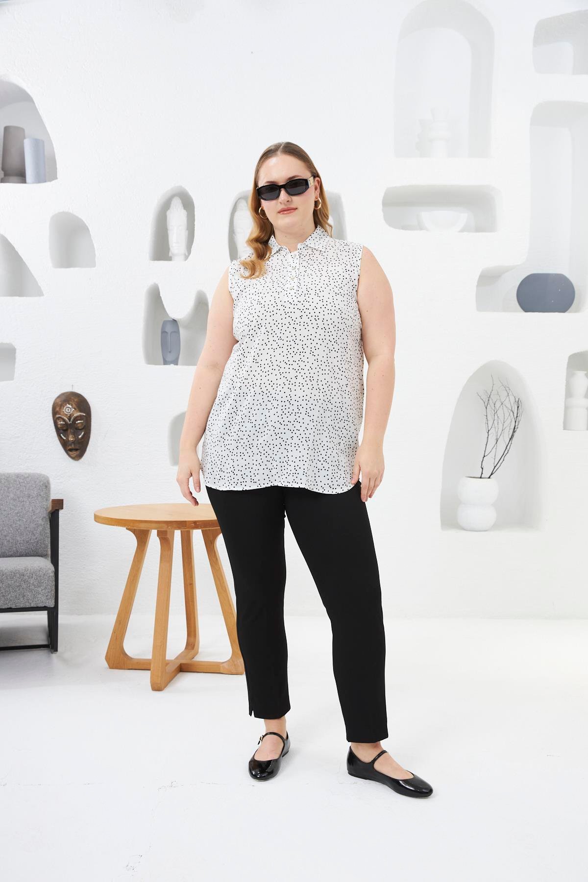 Gömlek Yaka Desenli Sıfır Kol Büyük Beden Bluz Beyaz