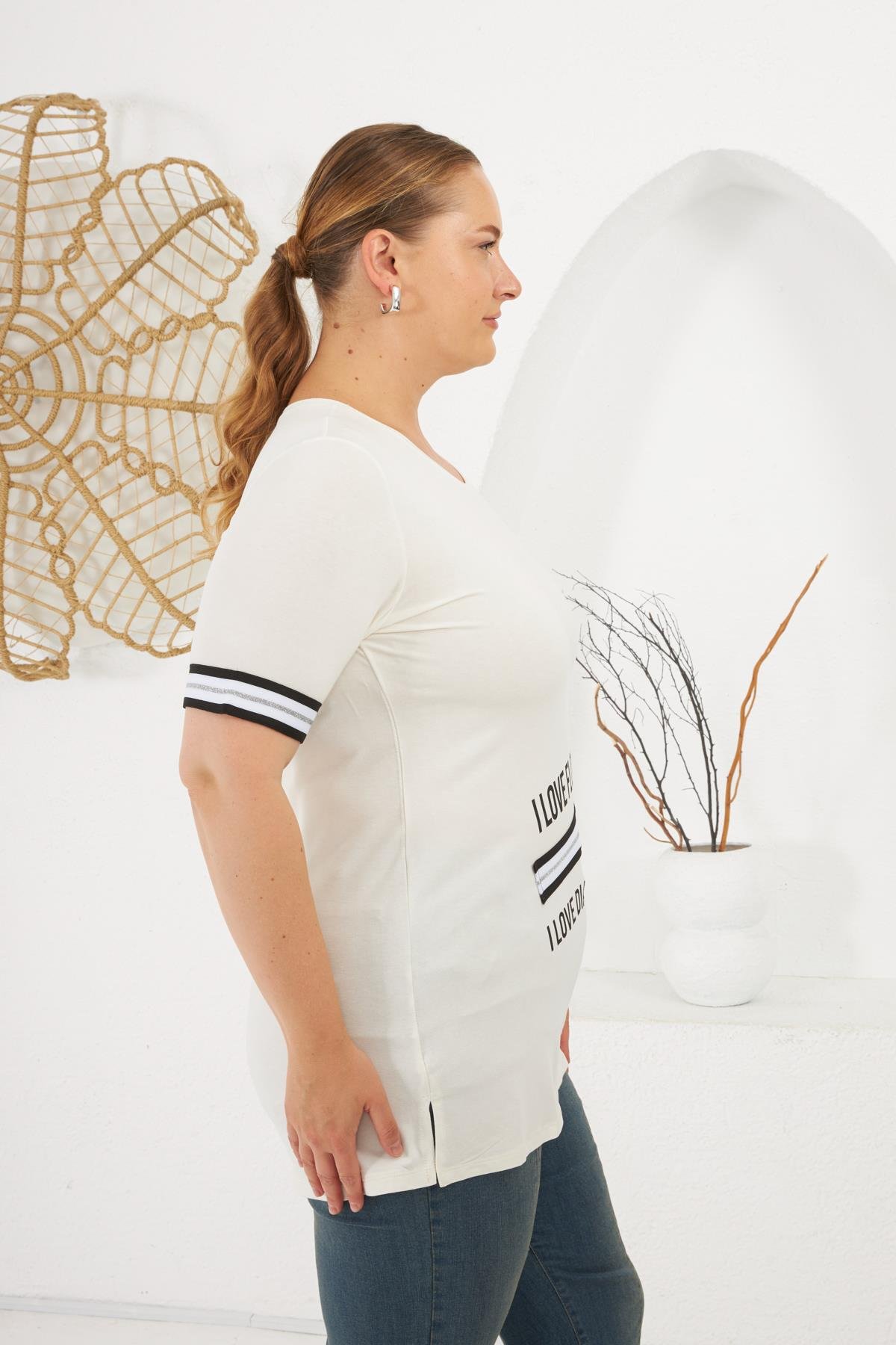 İ Love Baskılı Büyük Beden Tişört Ekru