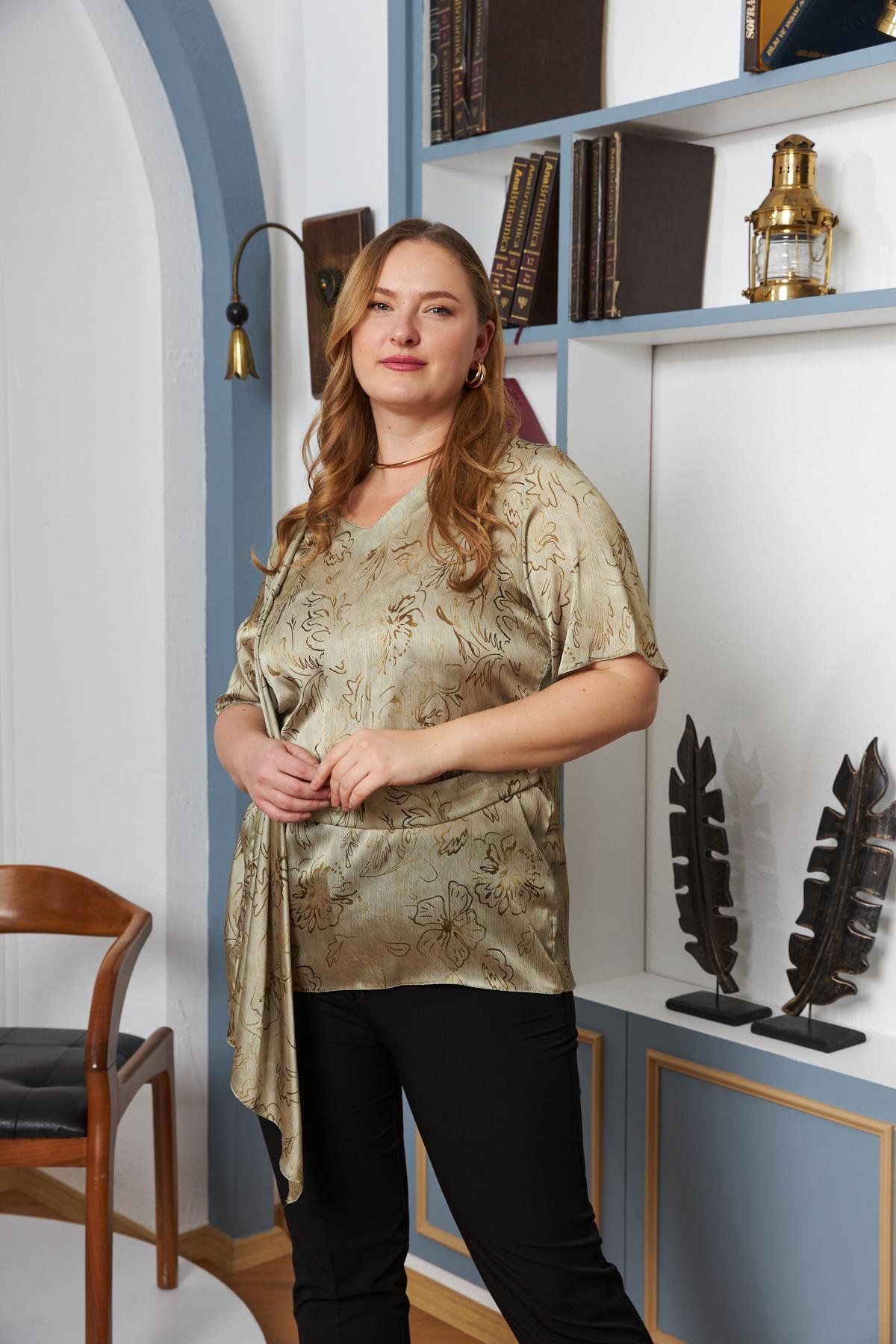 Kemer Aksesuarlı Büyük Beden Bluz Yeşil