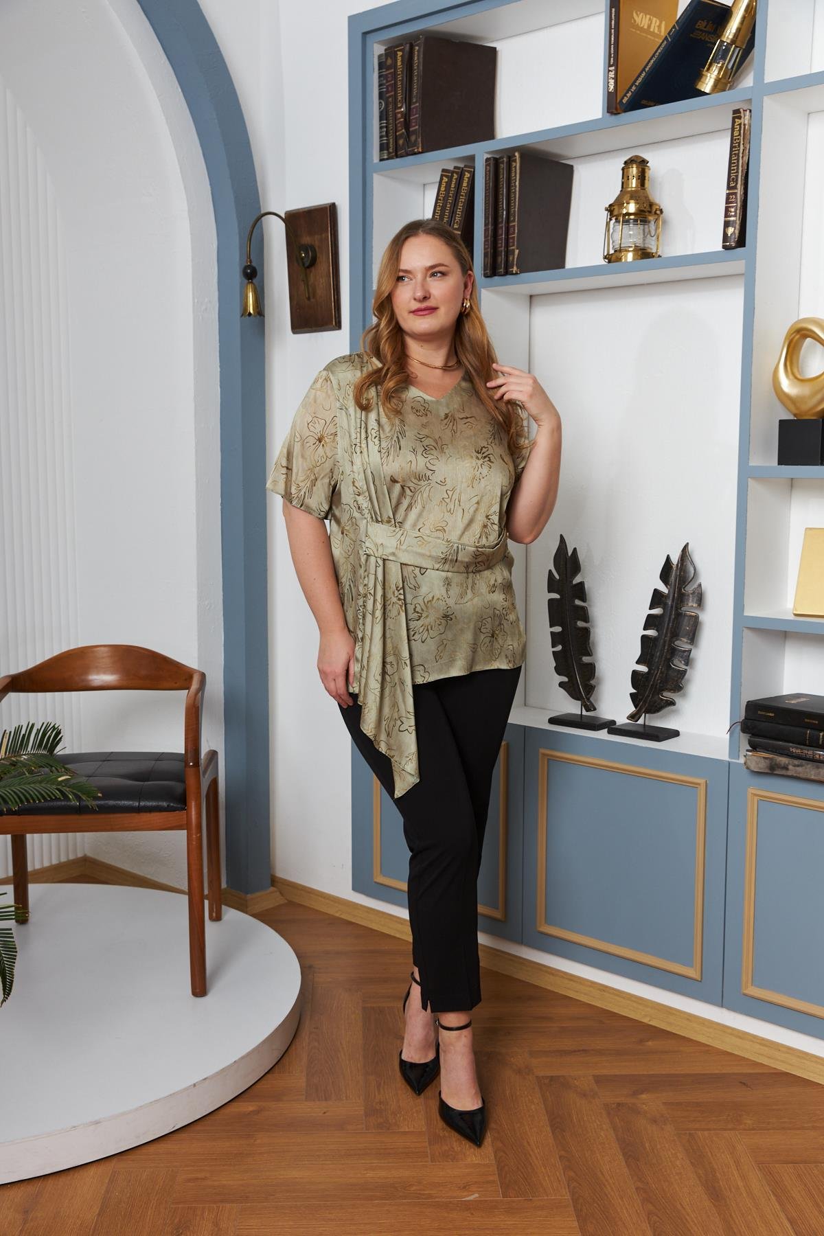 Kemer Aksesuarlı Büyük Beden Bluz Yeşil