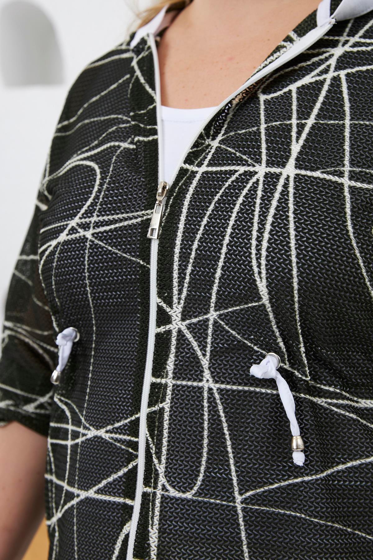 Kol Detaylı Büyük Beden Kapşonlu File Trenç Haki